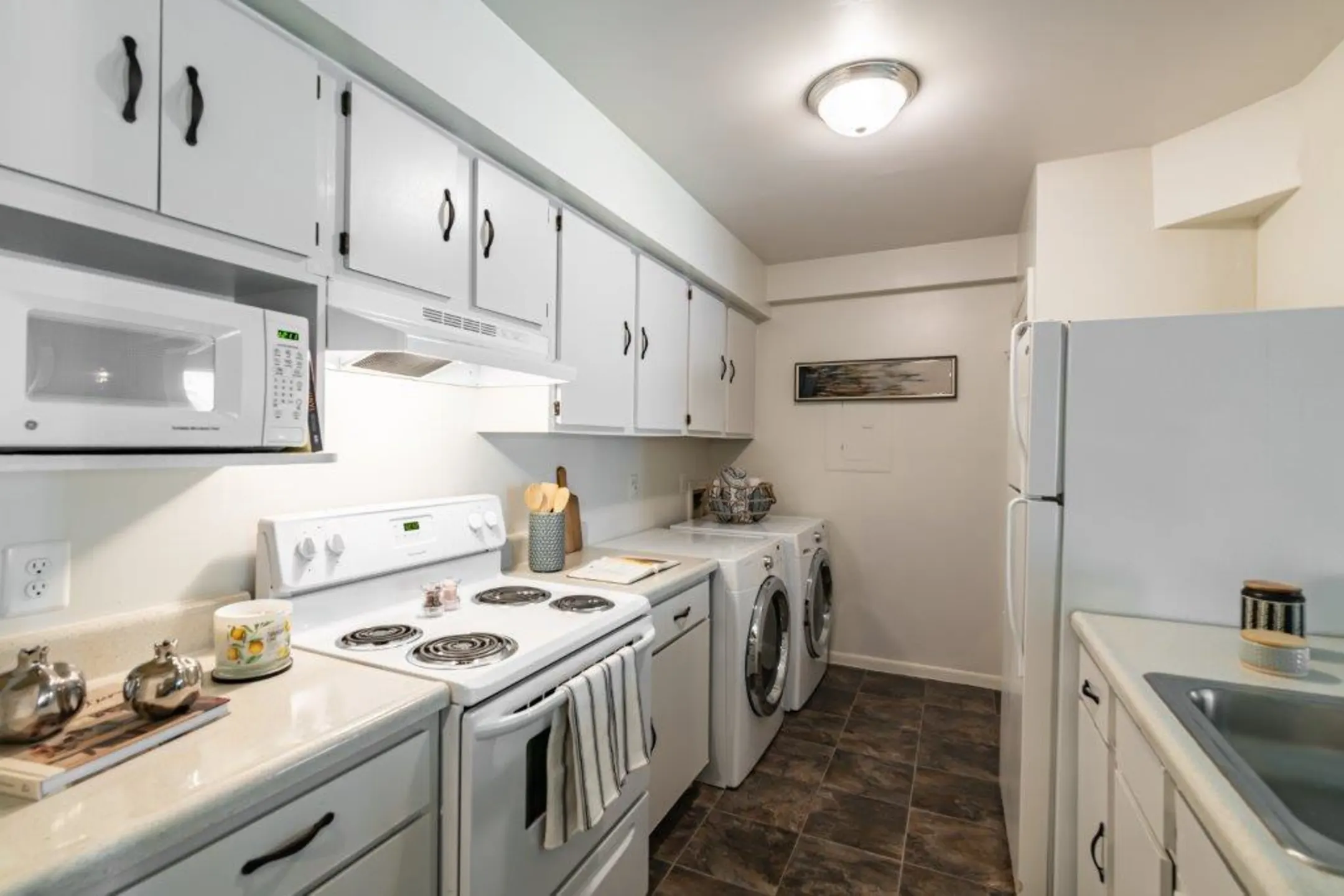 Kitchen - The Landings Apartment Homes - Absecon, NJ