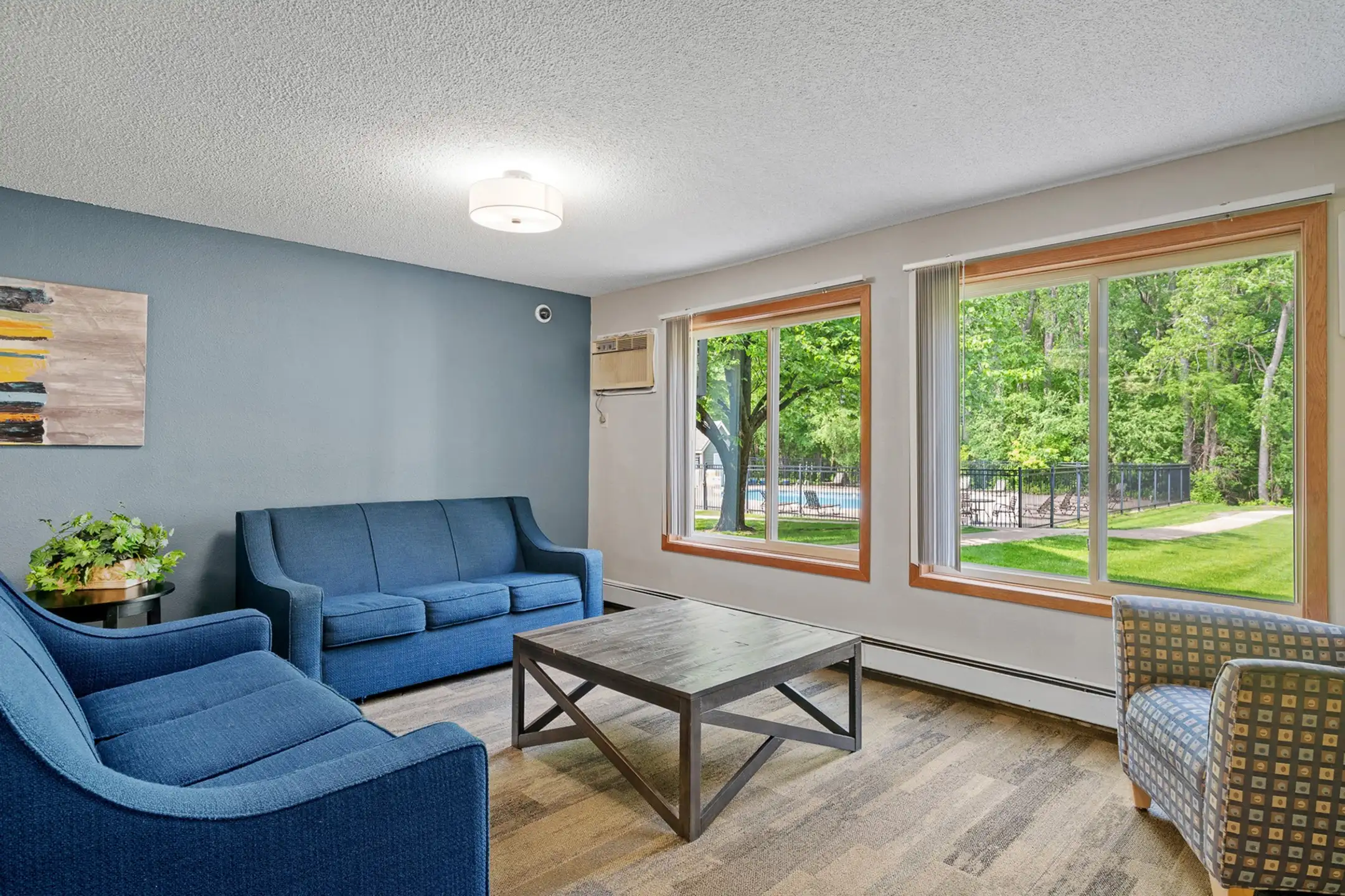 Woodridge Apartments 3255 Coachman Rd Eagan, MN Apartments for Rent