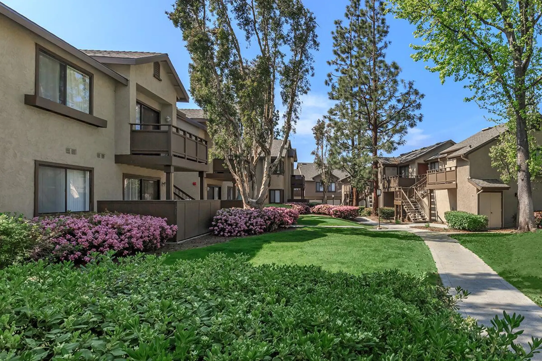 Building - Spring Lakes Apartment Homes - Lake Forest, CA