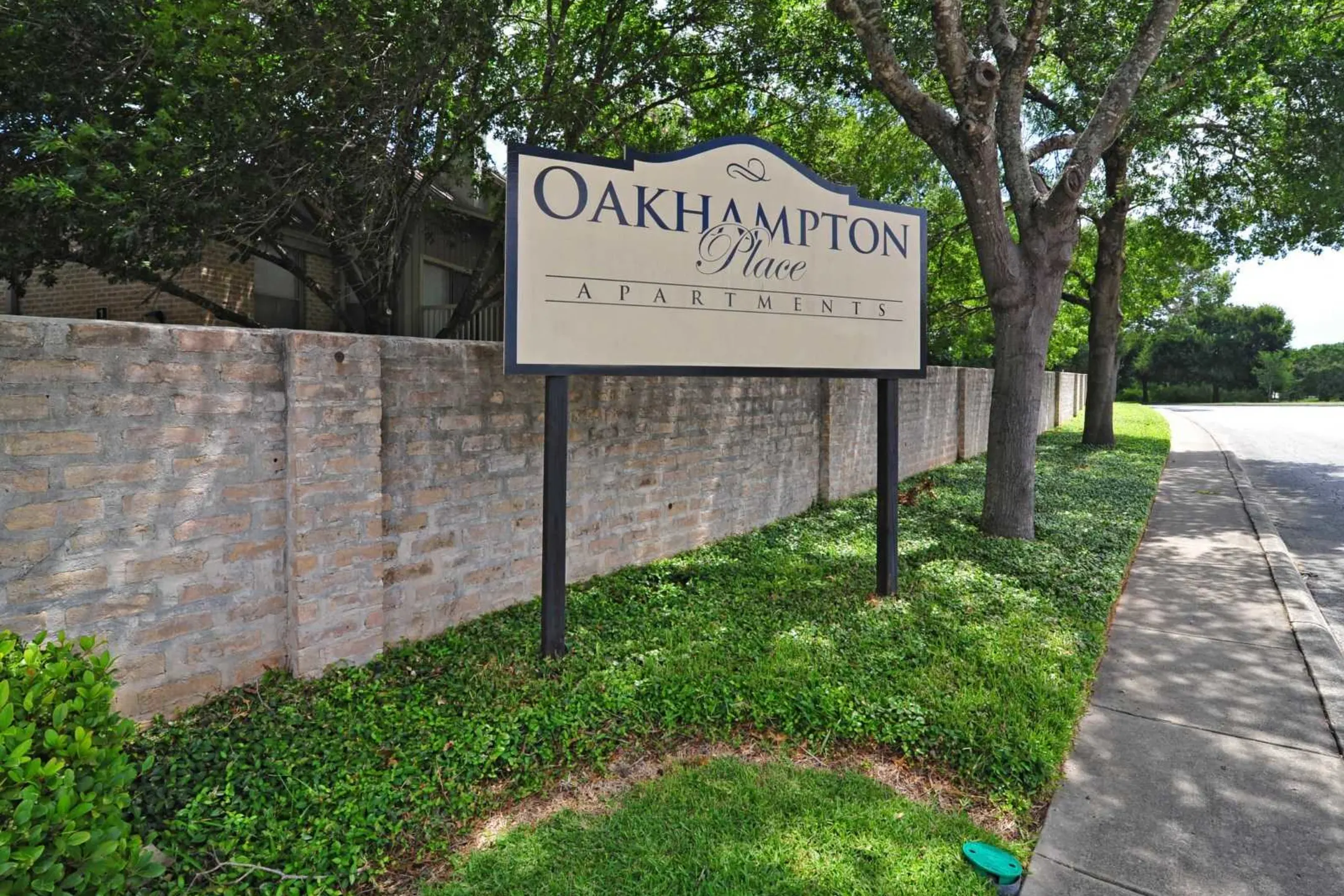 Community Signage - Oakhampton Place - San Antonio, TX