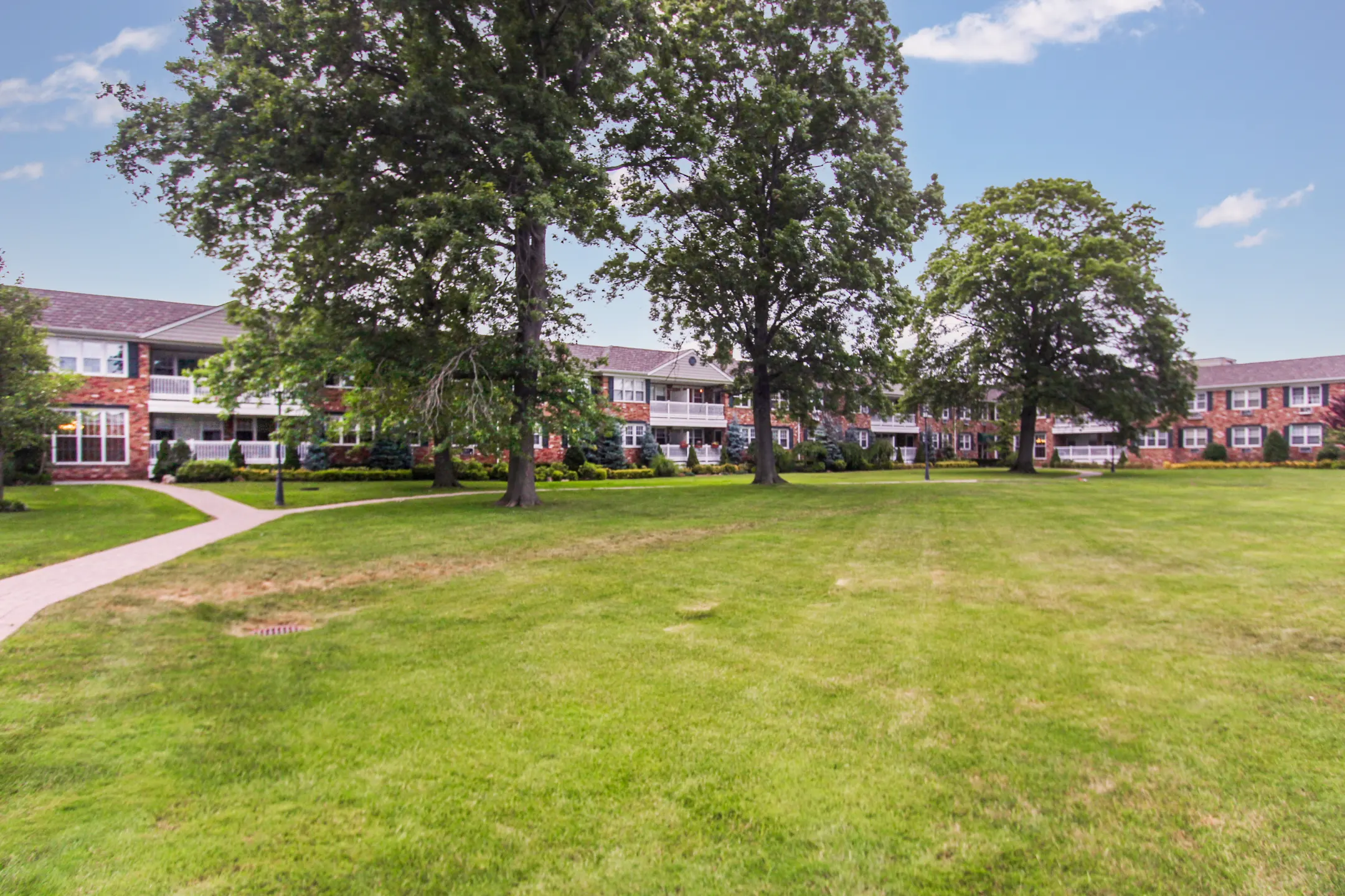 Fairfield Courtyard at Hewlett 65 PROSPECT AVENUE Hewlett, NY