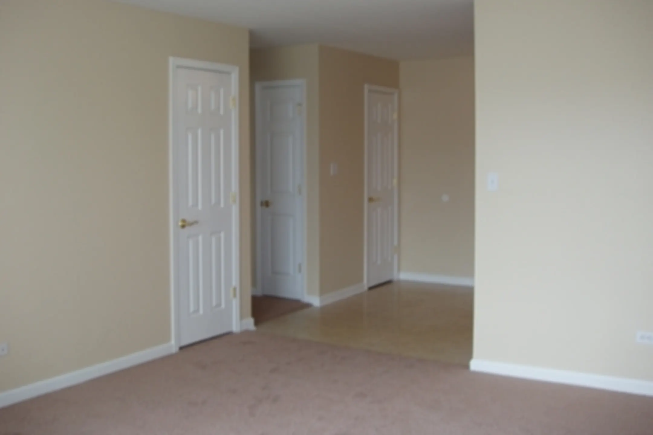 Williamsburg Square Apartments 3611 167th St Hammond, IN Apartments