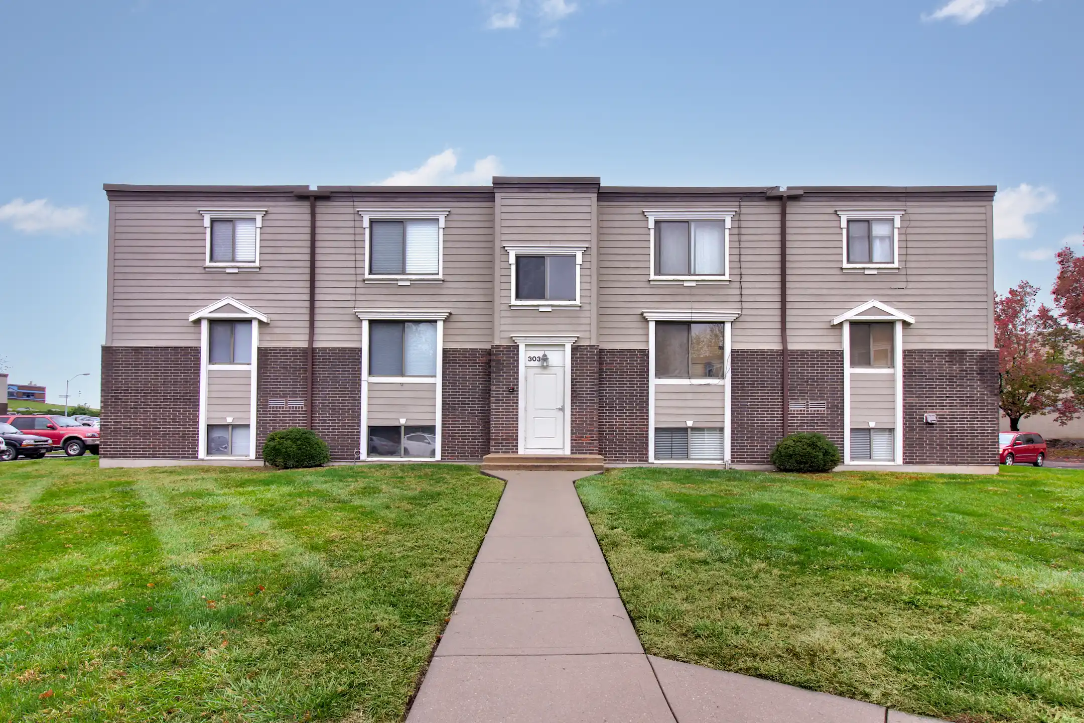 Crossroads Village Apartments 307 S Forrest Ave Liberty, MO