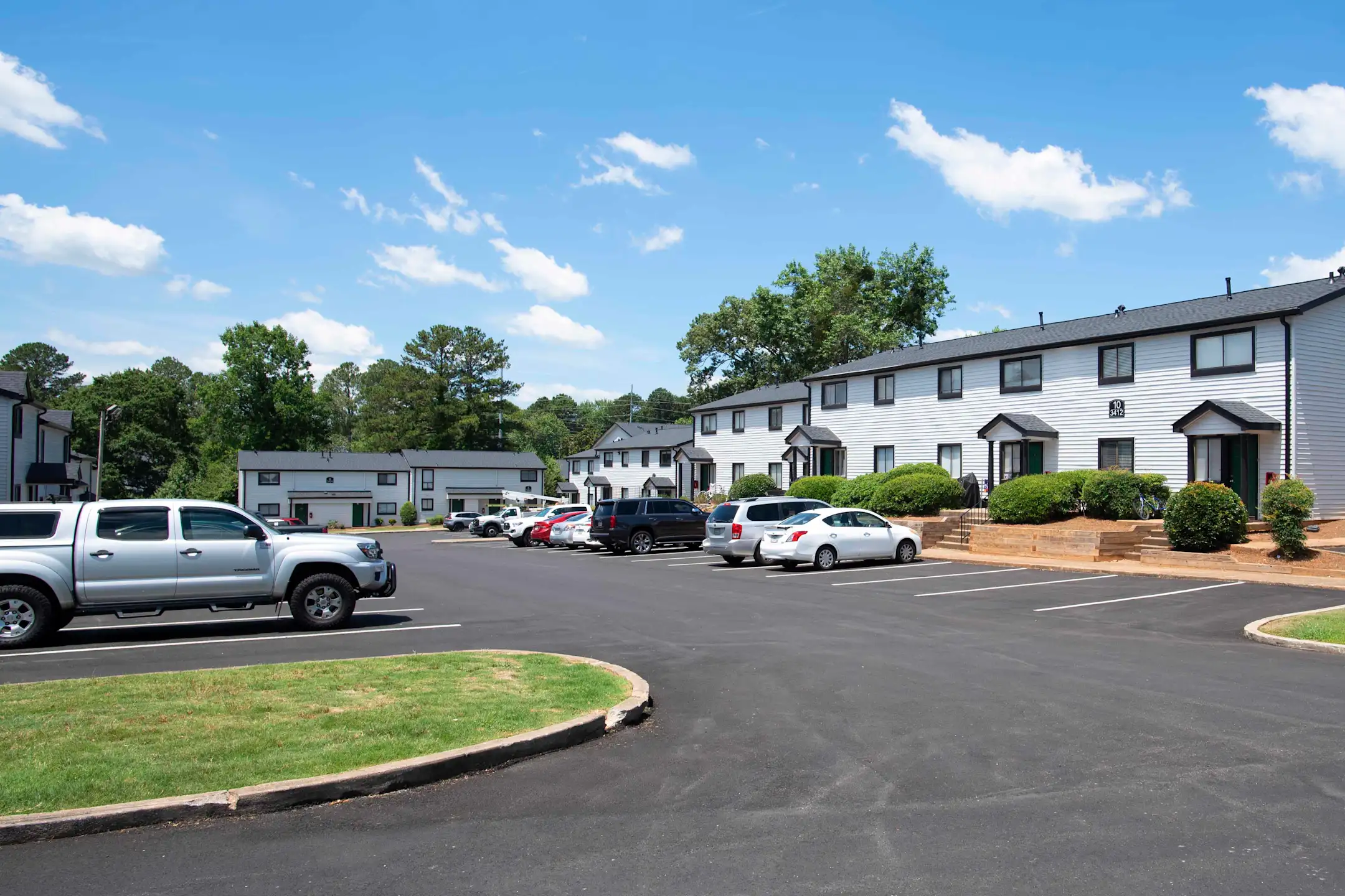 MADISON APARTMENTS AND TOWNHOMES 3348 Fairway Oaks Dr Lawrenceville