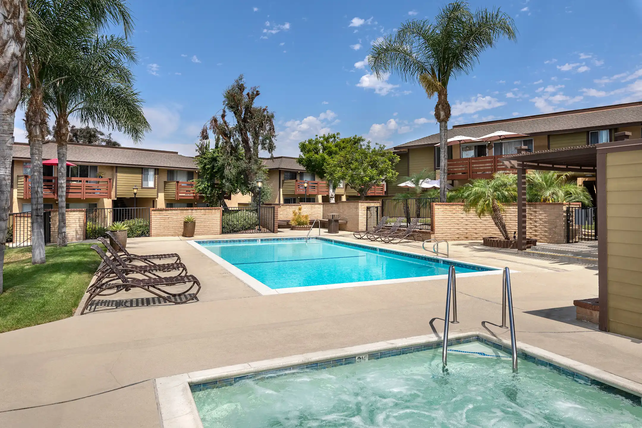 Foothill Village Apartments Pomona, CA 91767