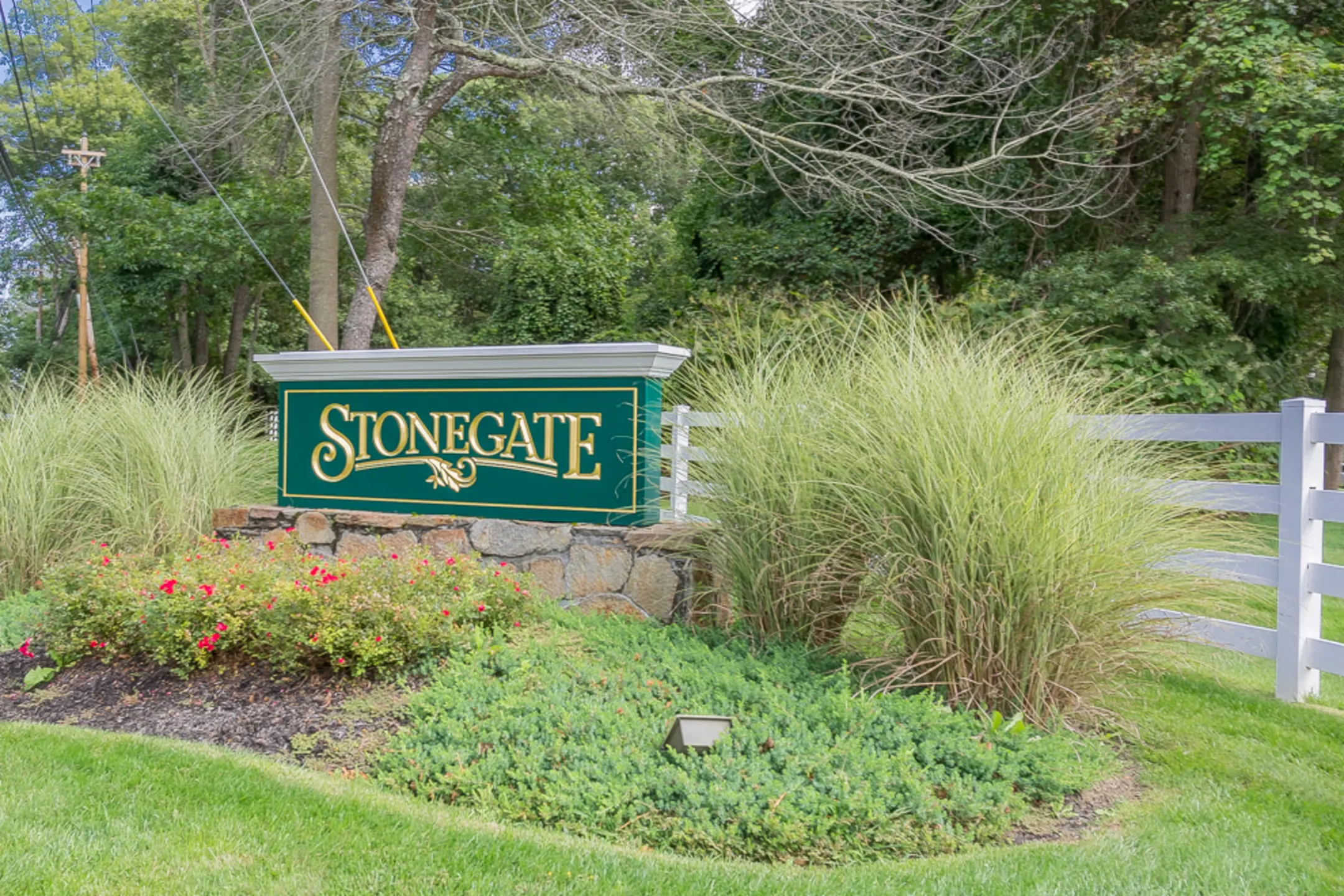 Stonegate Apartments Apartments Middle Island, NY 11953
