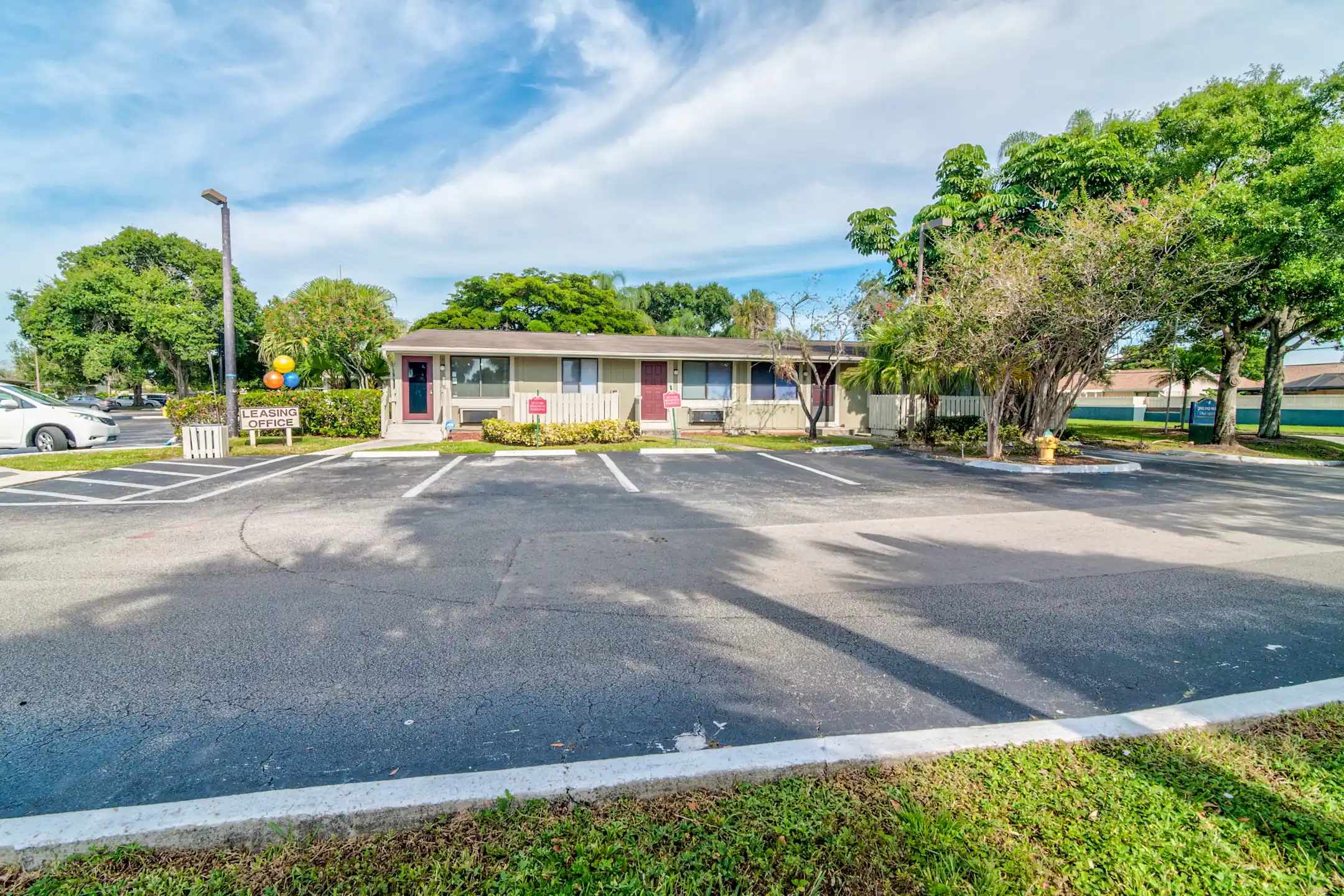 Oakland Hills Villas On The Lake 5501 SW 11th St Margate, FL