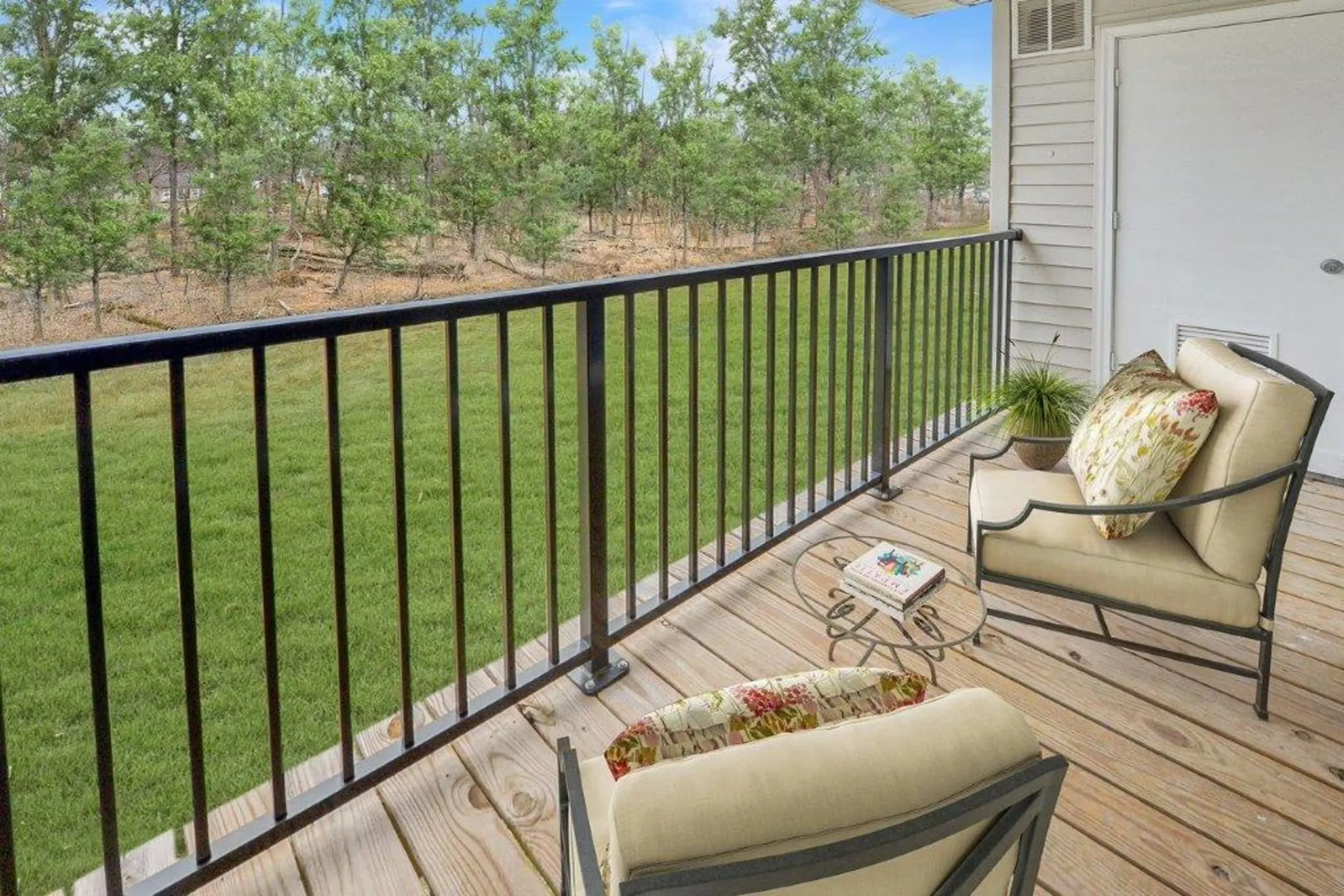 Patio / Deck - Brookside Manor Apartments & Townhomes - Lansdale, PA