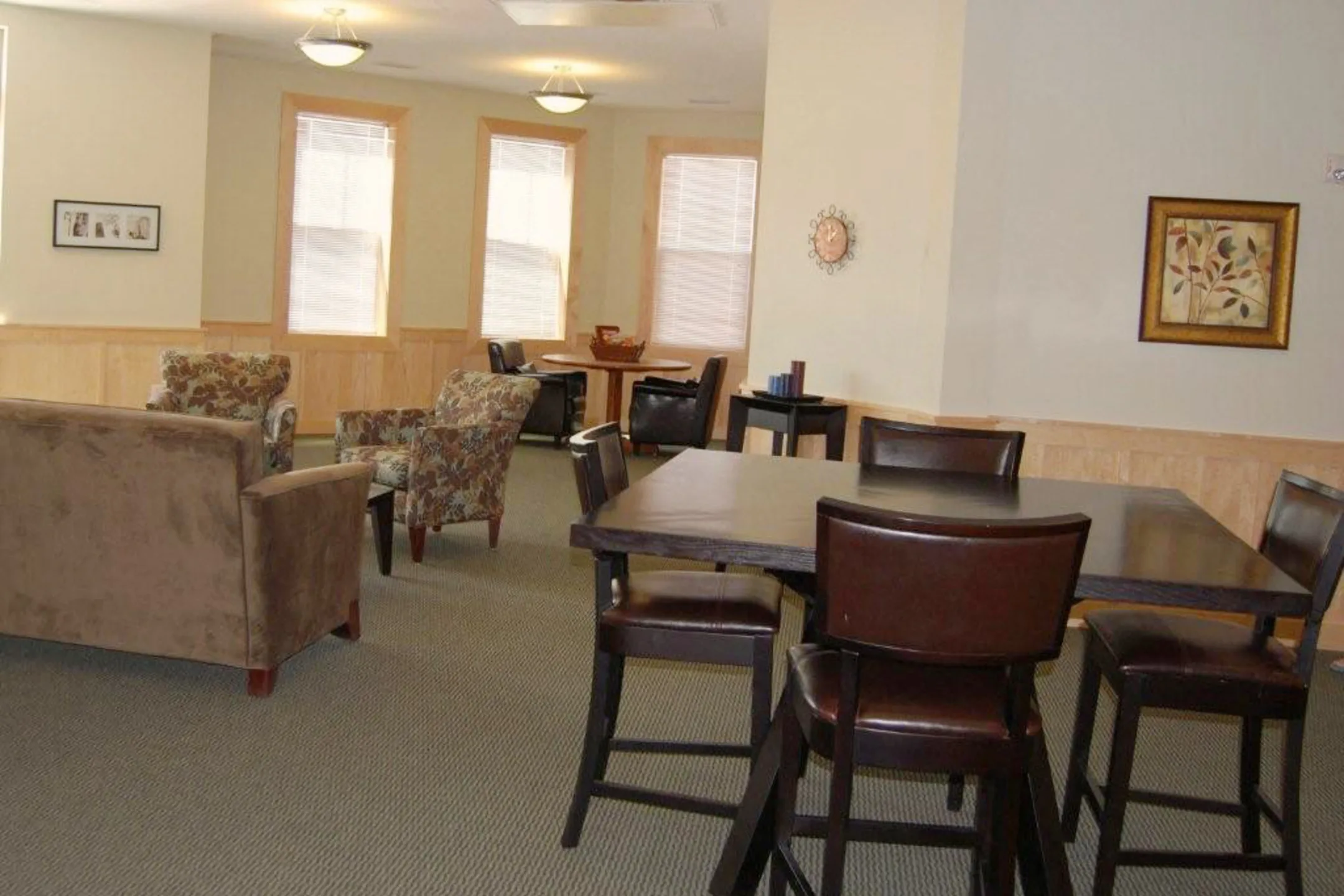 Cloverfield Marketplace Apartments Chaska, MN 55318