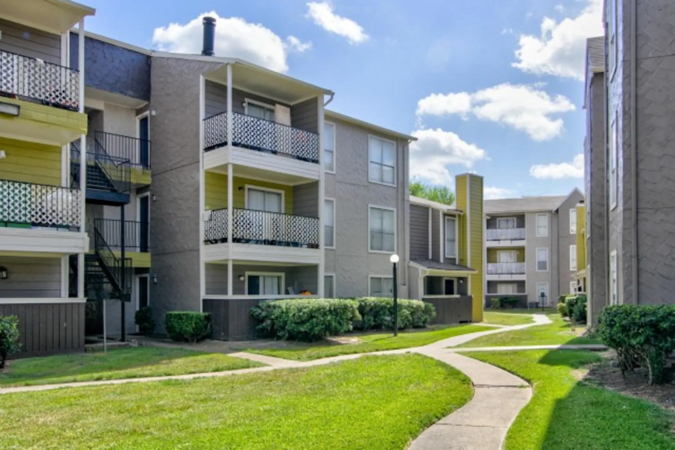 Parkway & Parkgreen at Bellaire 8100 Bellaire Houston, TX