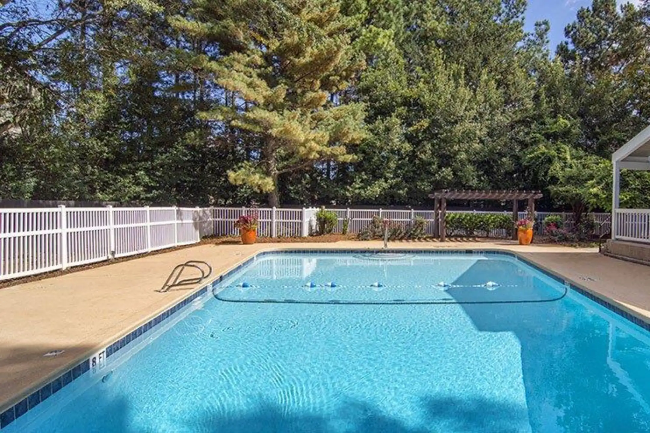 MADISON APARTMENTS AND TOWNHOMES 3348 Fairway Oaks Dr Lawrenceville