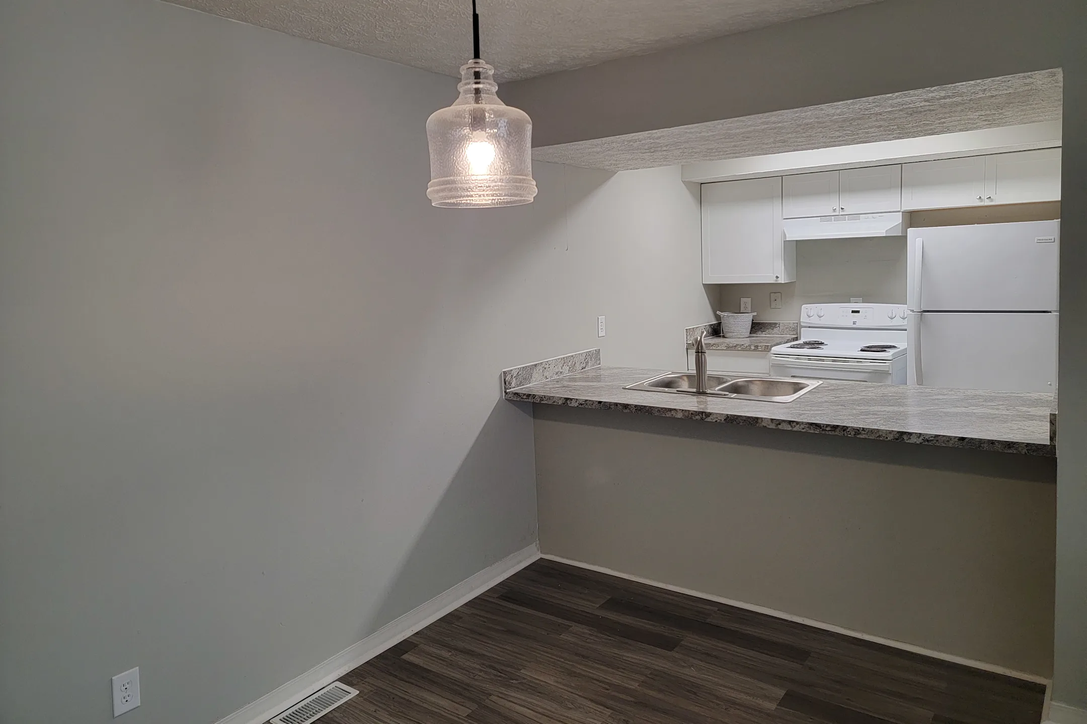 Seven Oaks Apartments 771 Lakeview Dr Henderson, KY Apartments for