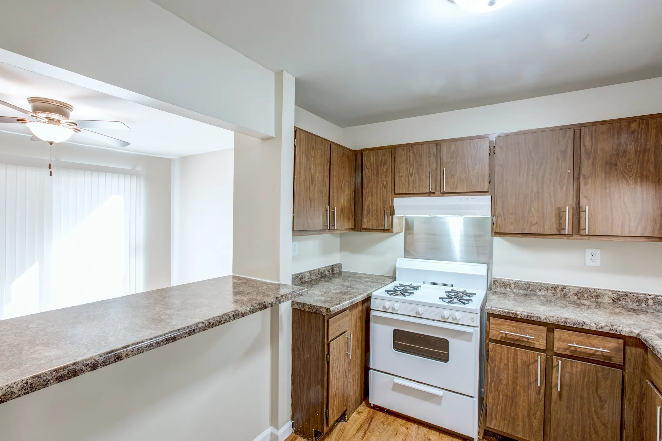 Ravine Woods Apartments Apartments Morris, IL 60450