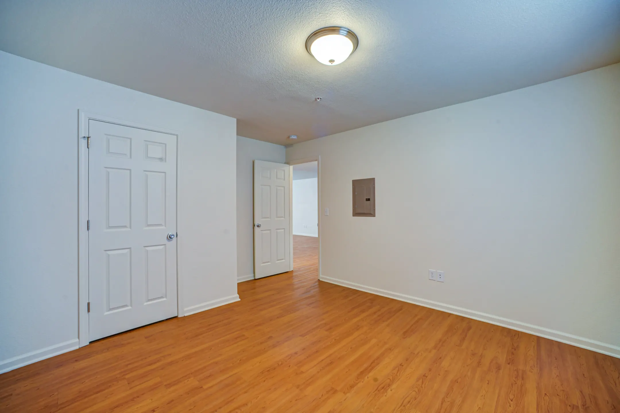 Bedroom - Kinway Apartments - Evansville, IN