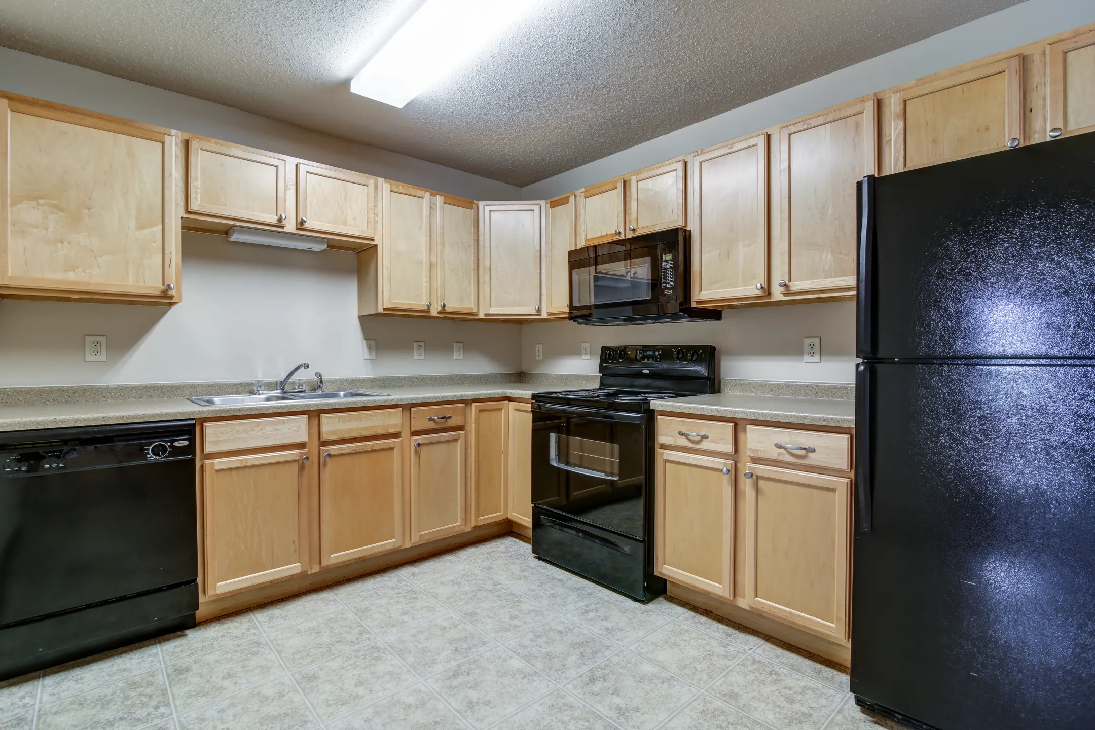 Campus Place 1-6 - 411 N 42nd St | Grand Forks, ND Apartments for Rent ...