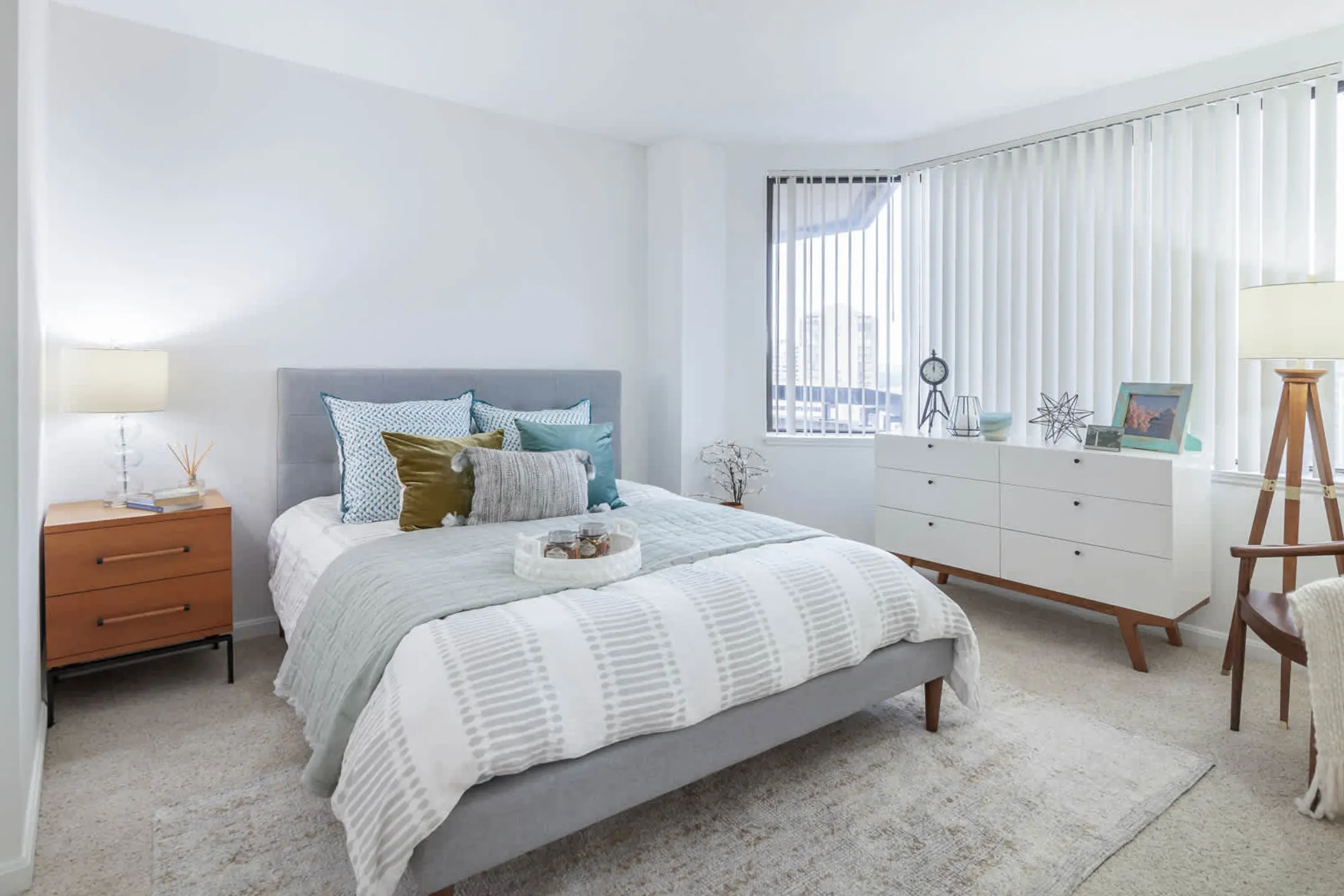 Bedroom - Marlowe Apartments - Arlington, VA