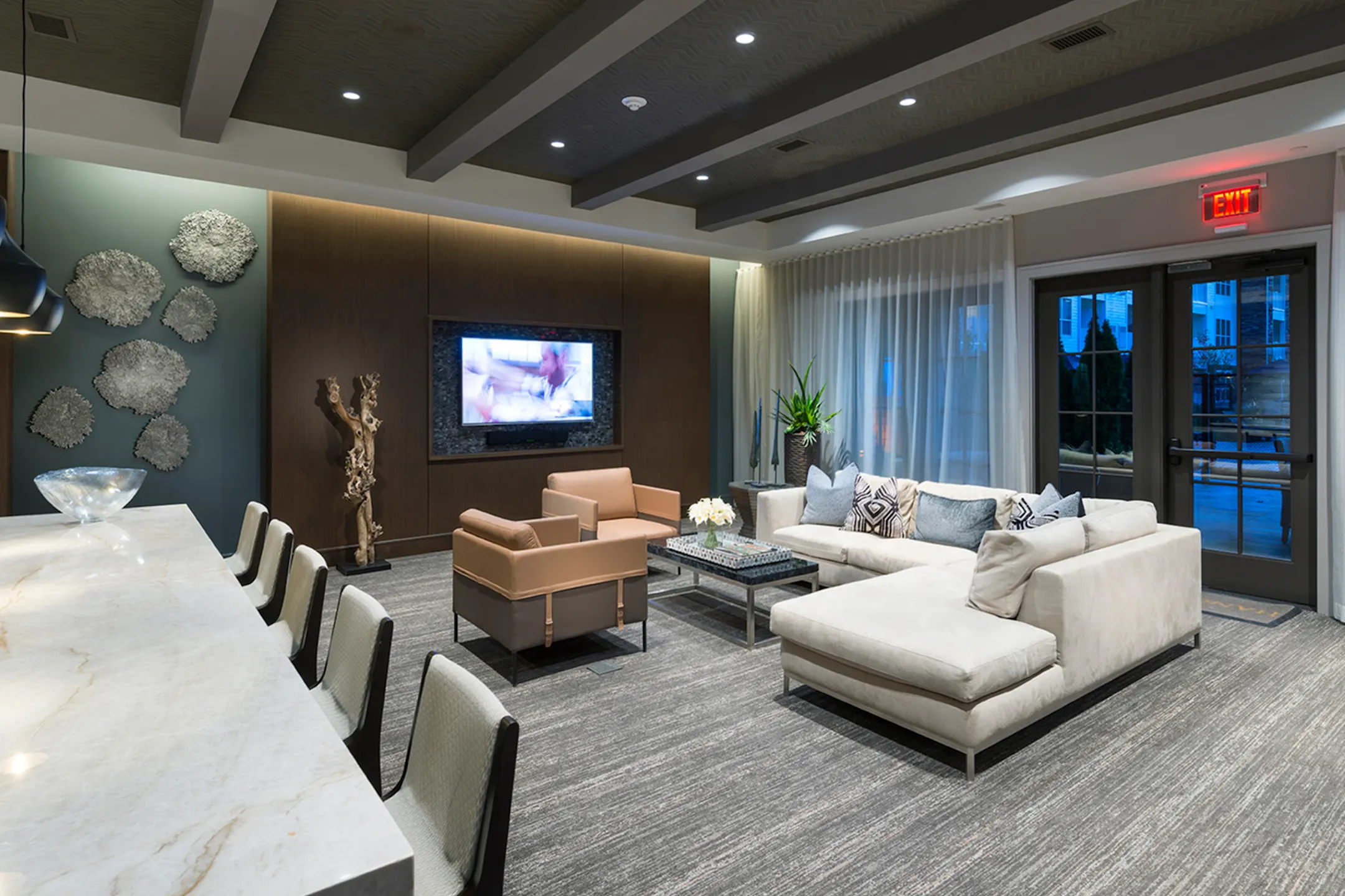 Living Room - The Point at Merrimack River - Andover, MA