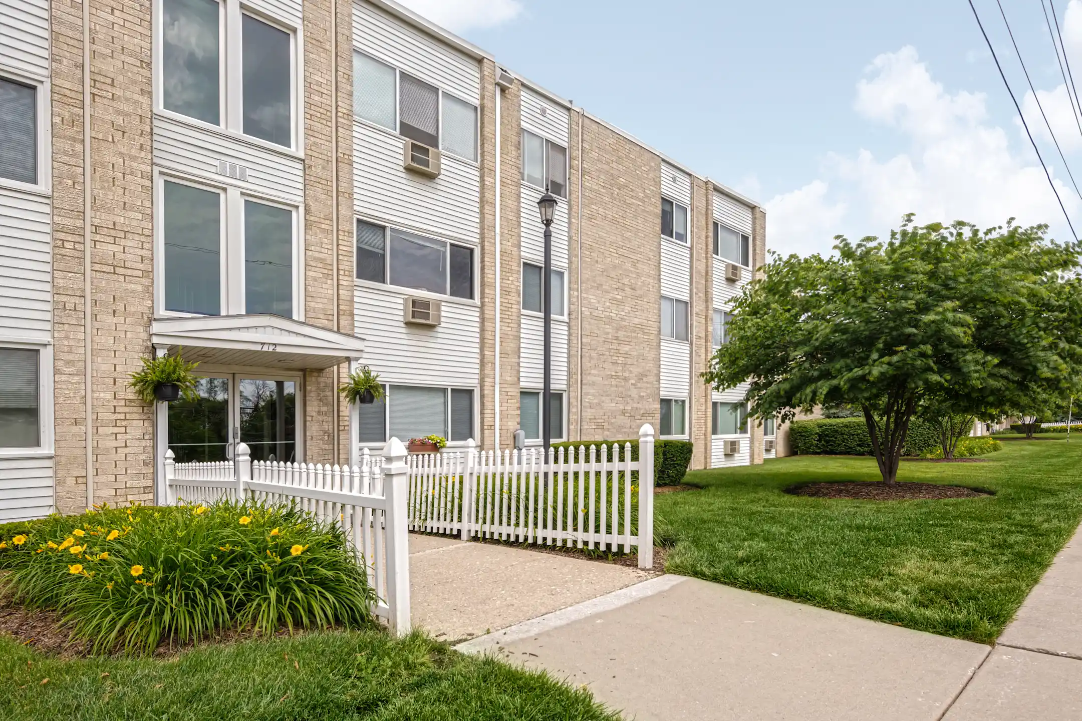Villa Garden Apartments 712 N Villa Ave Villa Park, IL for Rent Rent.