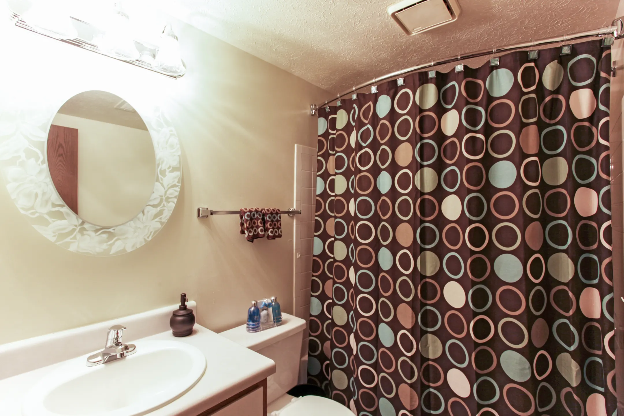 Bathroom - Bay Club Apartments - Willowick, OH
