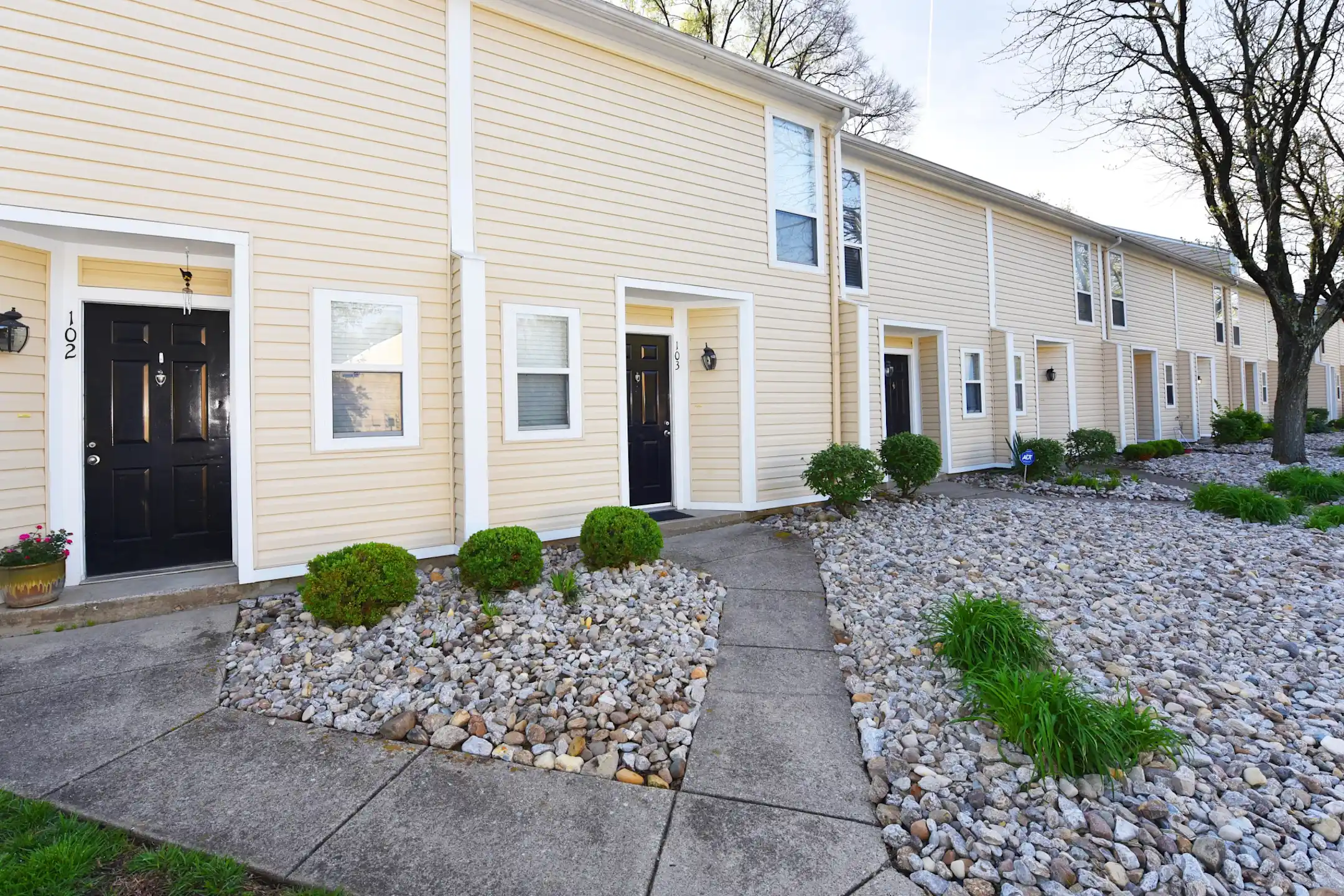 Building - Heatherstone Apartment Homes - Louisville, KY