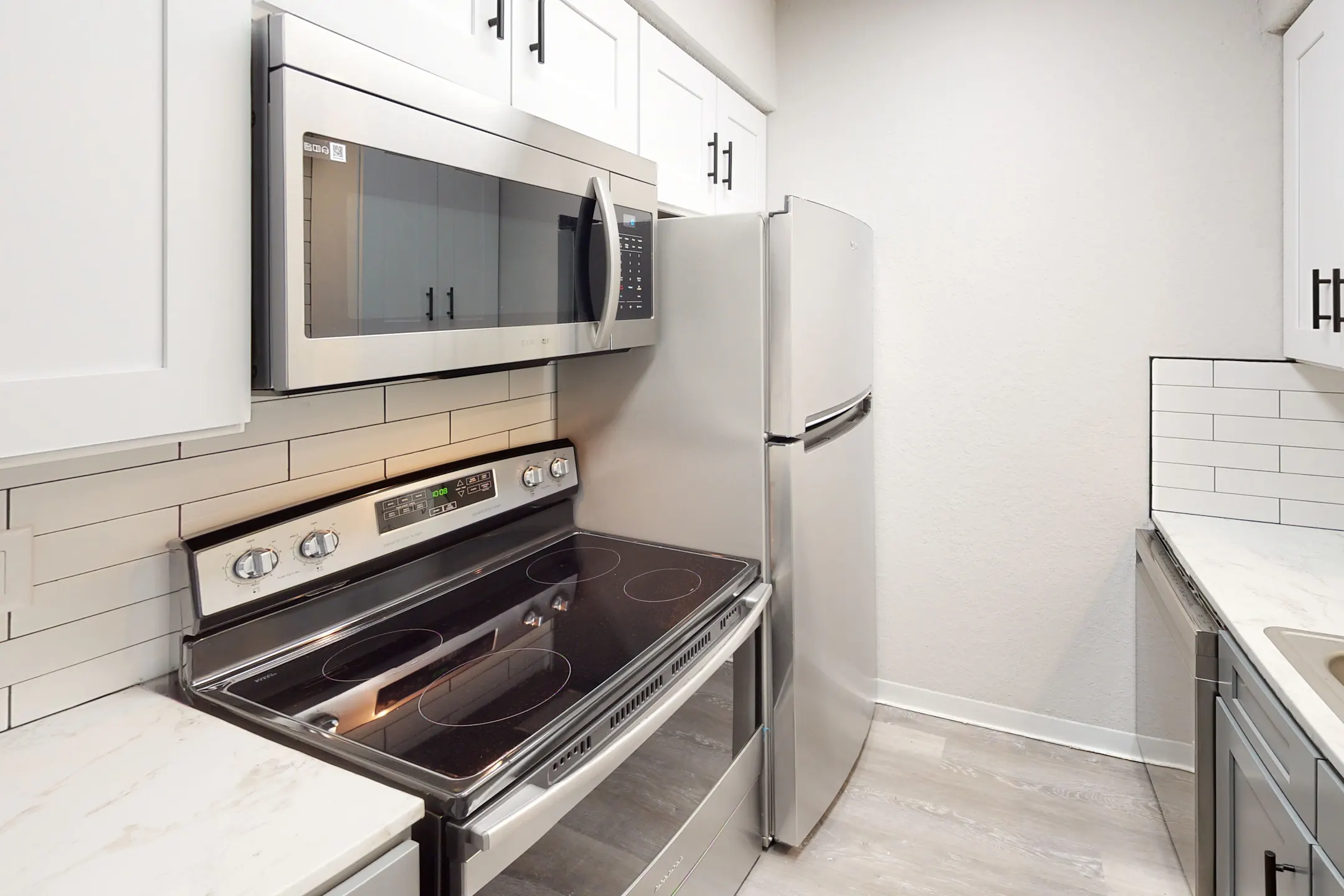 Kitchen - Crossings at Silver Oak - Tulsa, OK