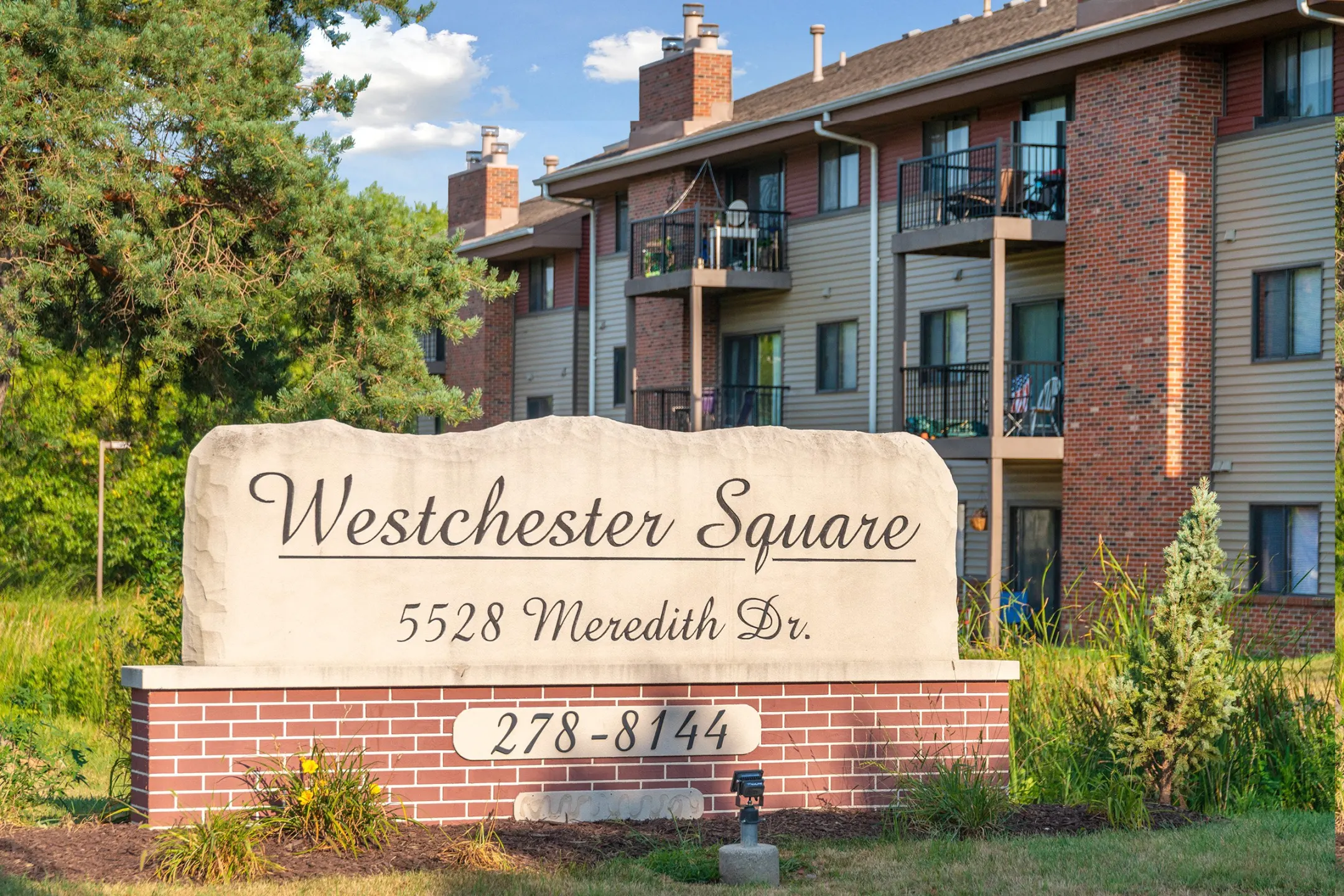 Community Signage - Westchester Square - Des Moines, IA