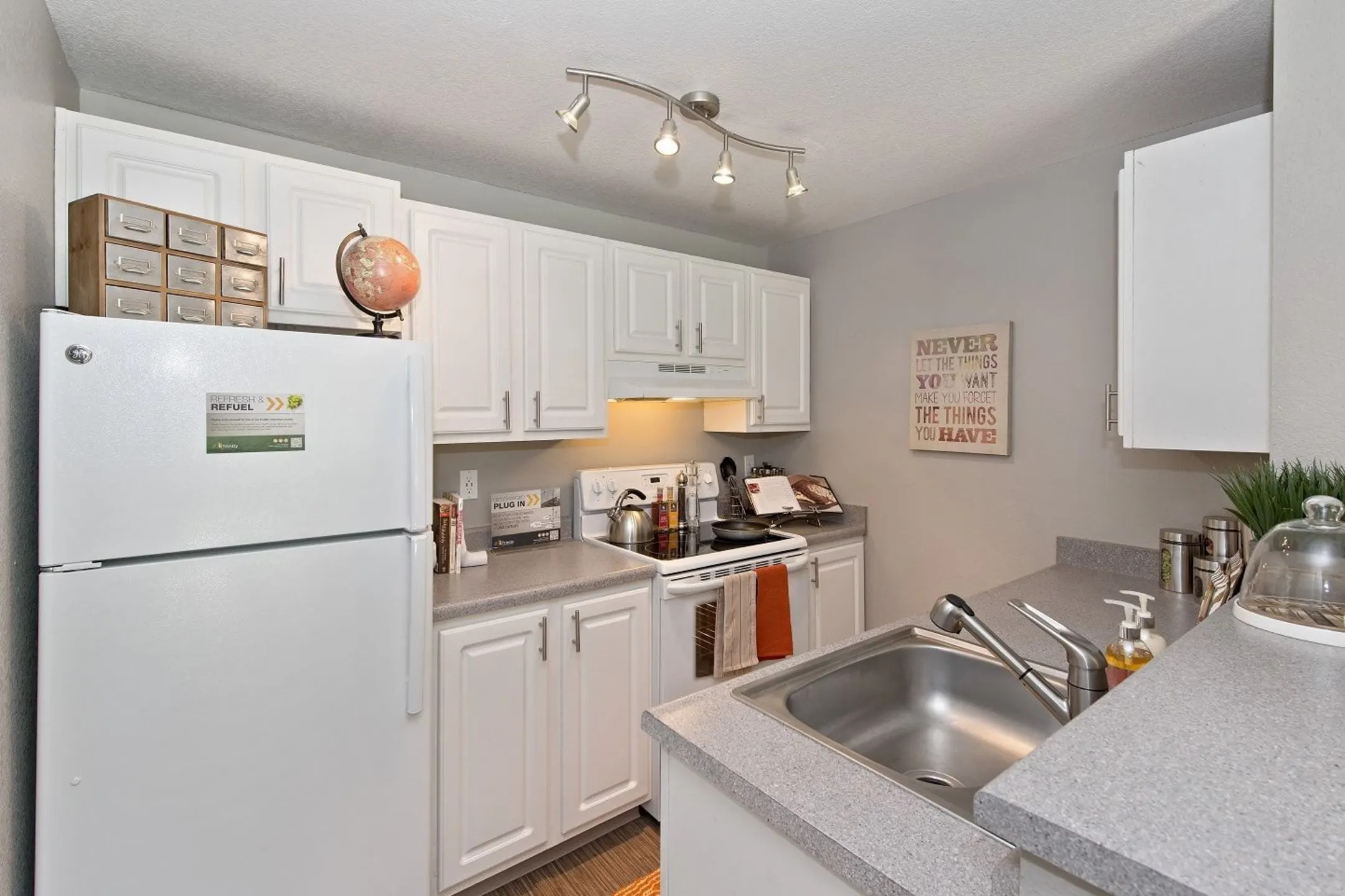 Pavilion Apartment Homes 1900 SW Campus Dr Federal Way, WA