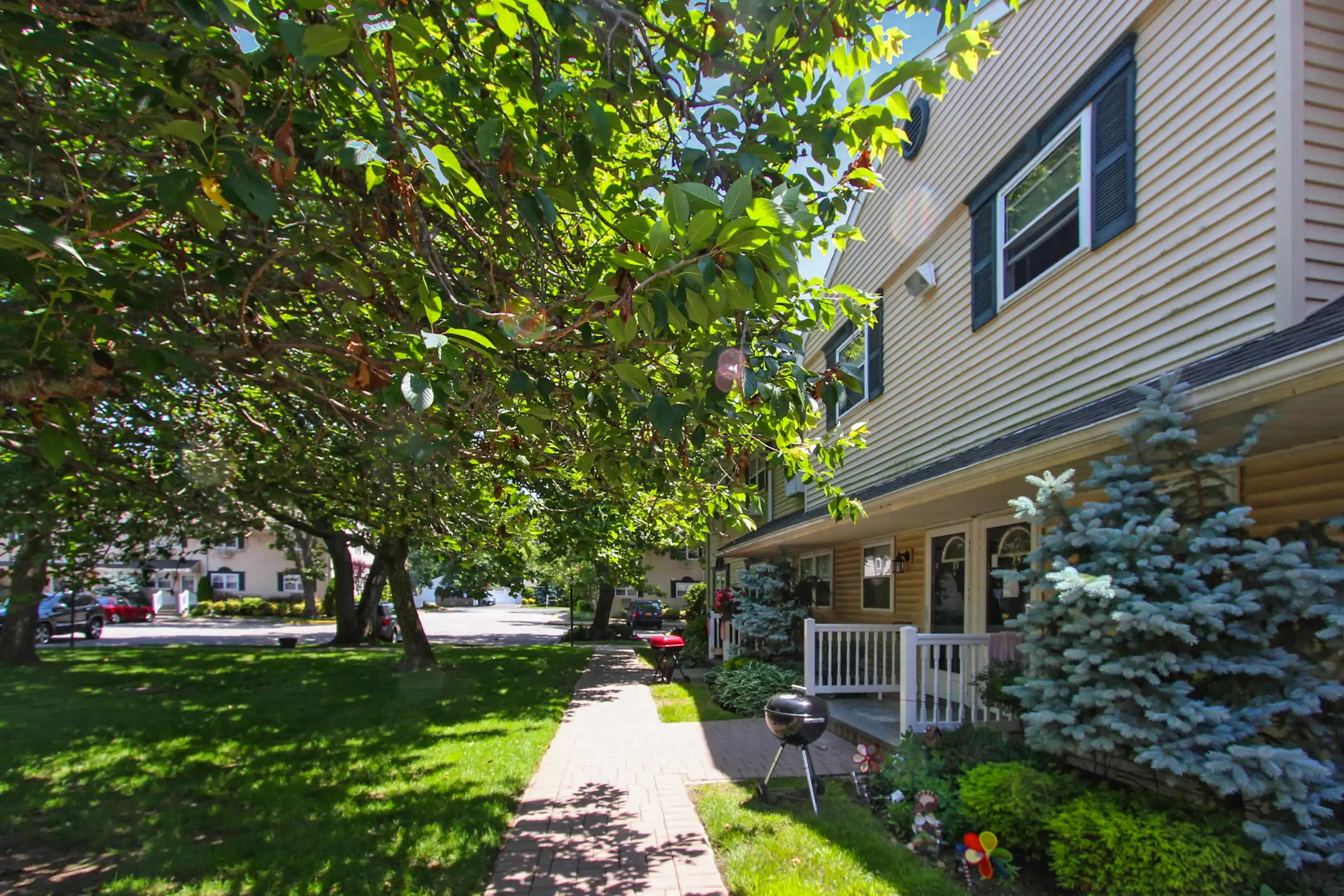 Fairfield Country Club Gardens 280 Belmore Ave East Islip, NY