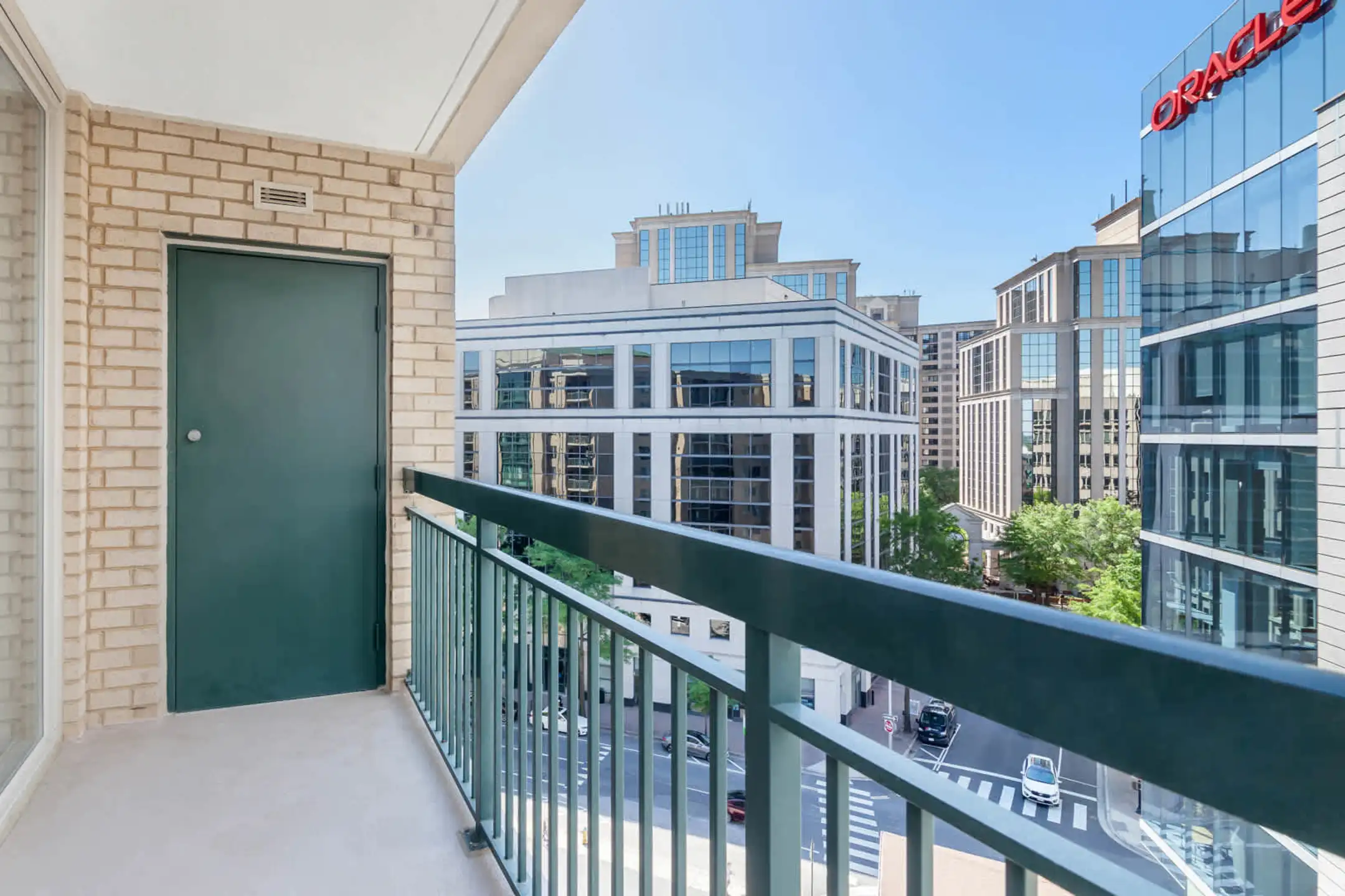 Wilson Apartments Arlington
