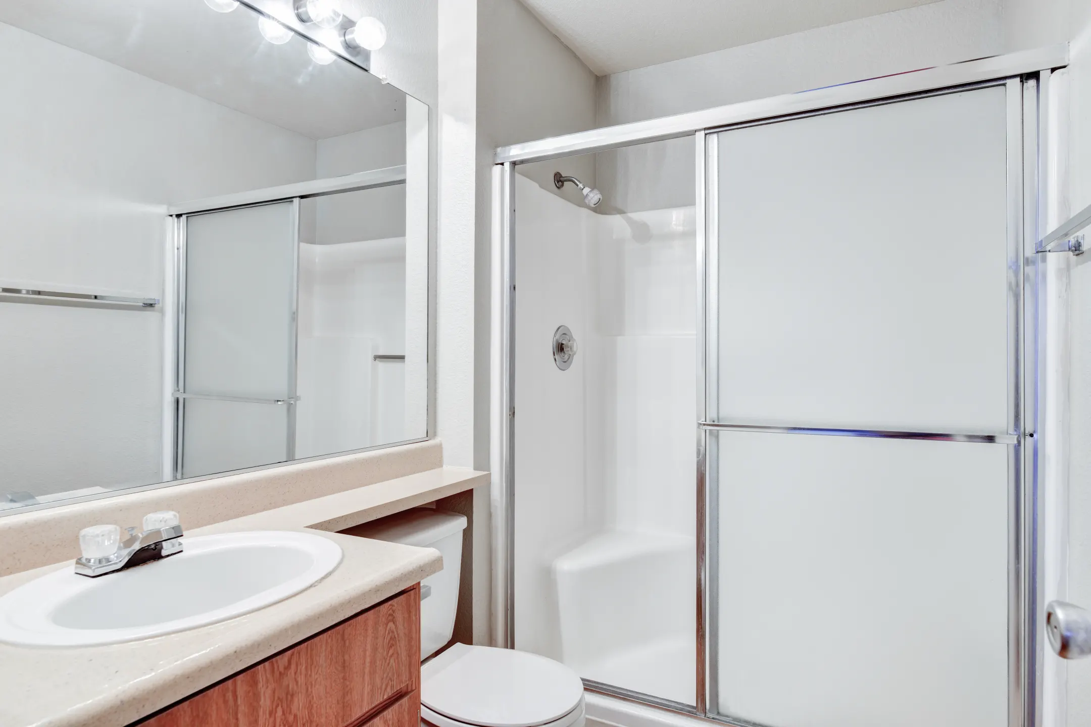 Bathroom - Mosaic Apartments - Pittsburg, CA
