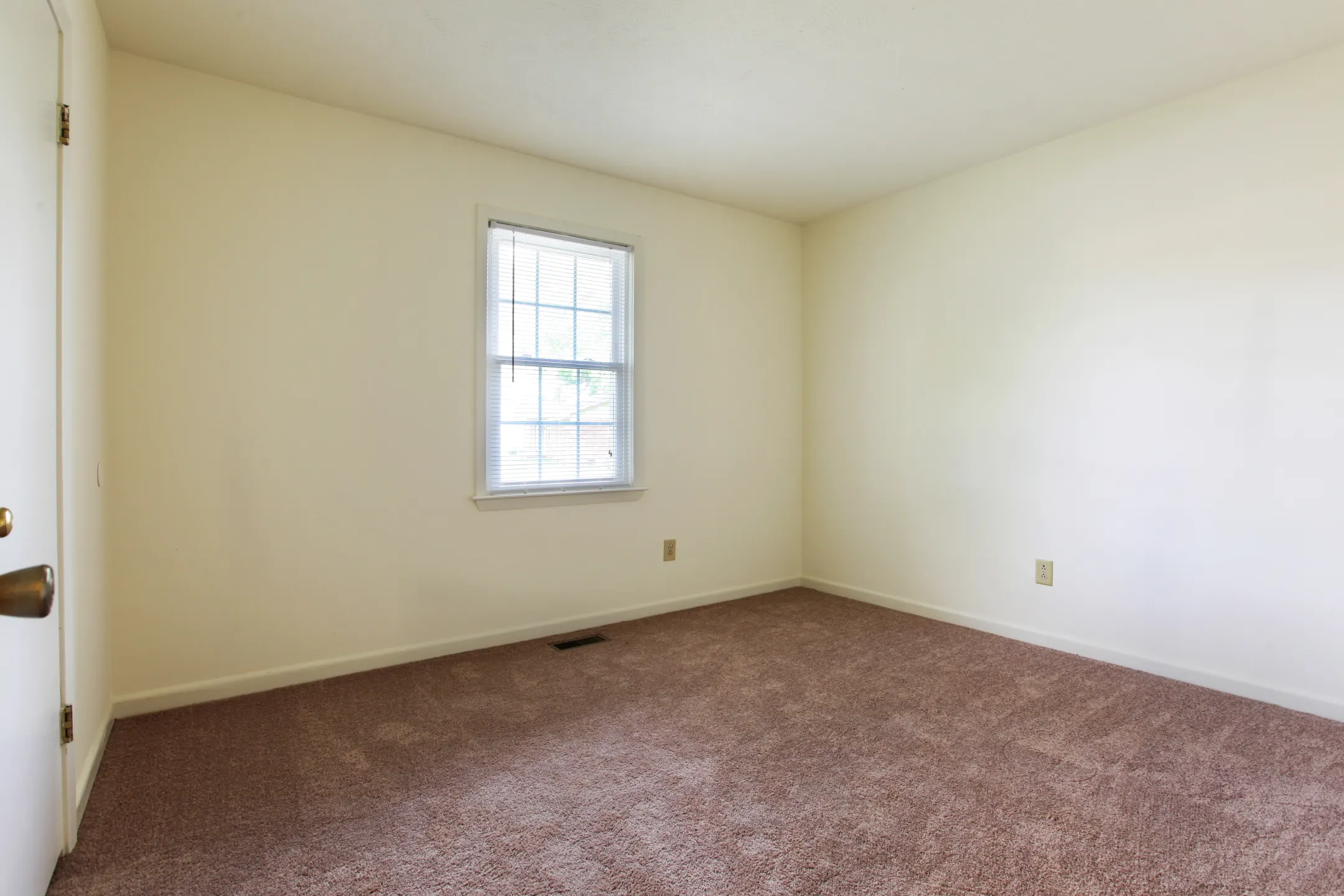 Highlander Rentals 605 S Reilly Rd Fayetteville, NC Apartments for