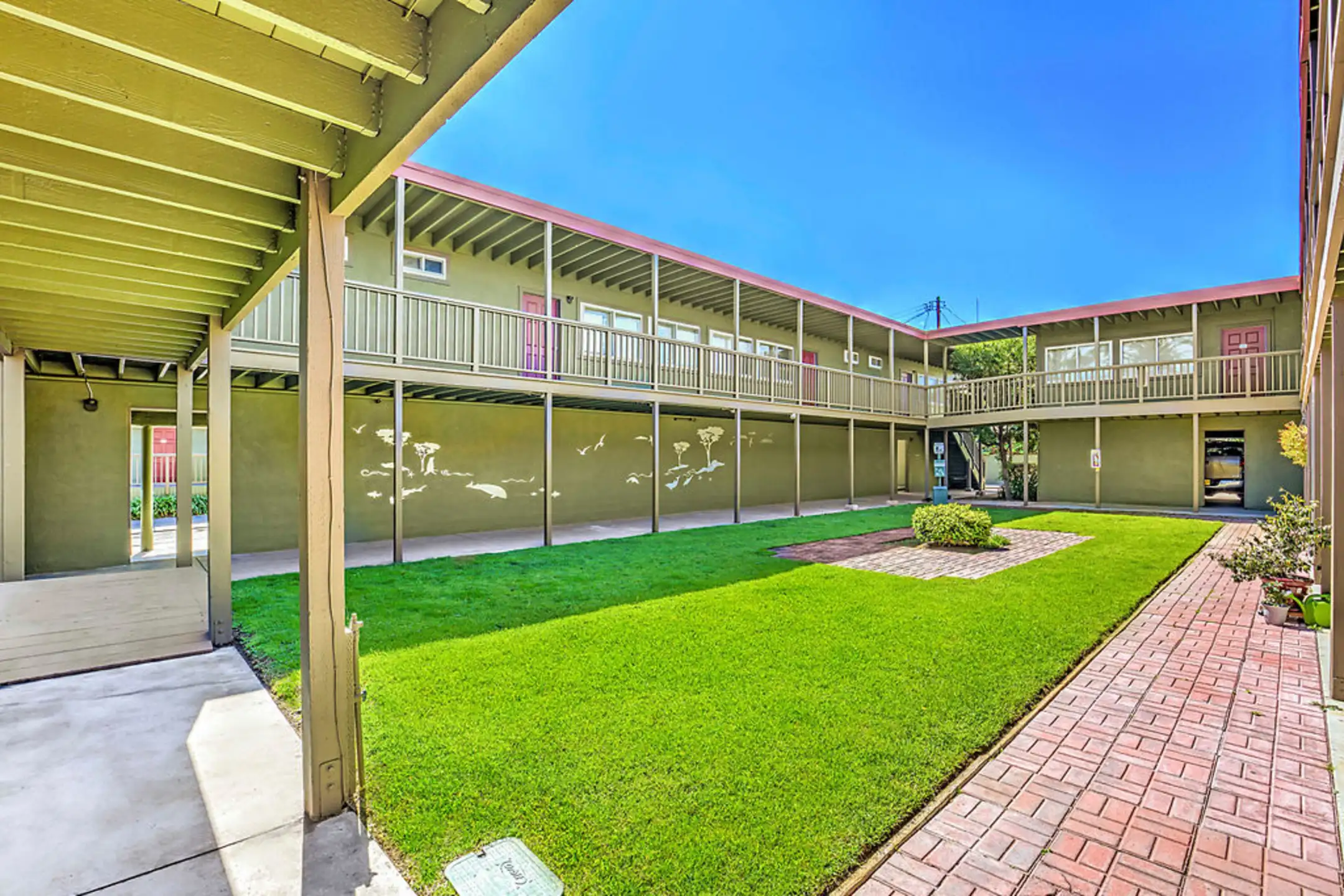 Pacific Pines Apartments 930 Casanova Ave Monterey, CA Apartments