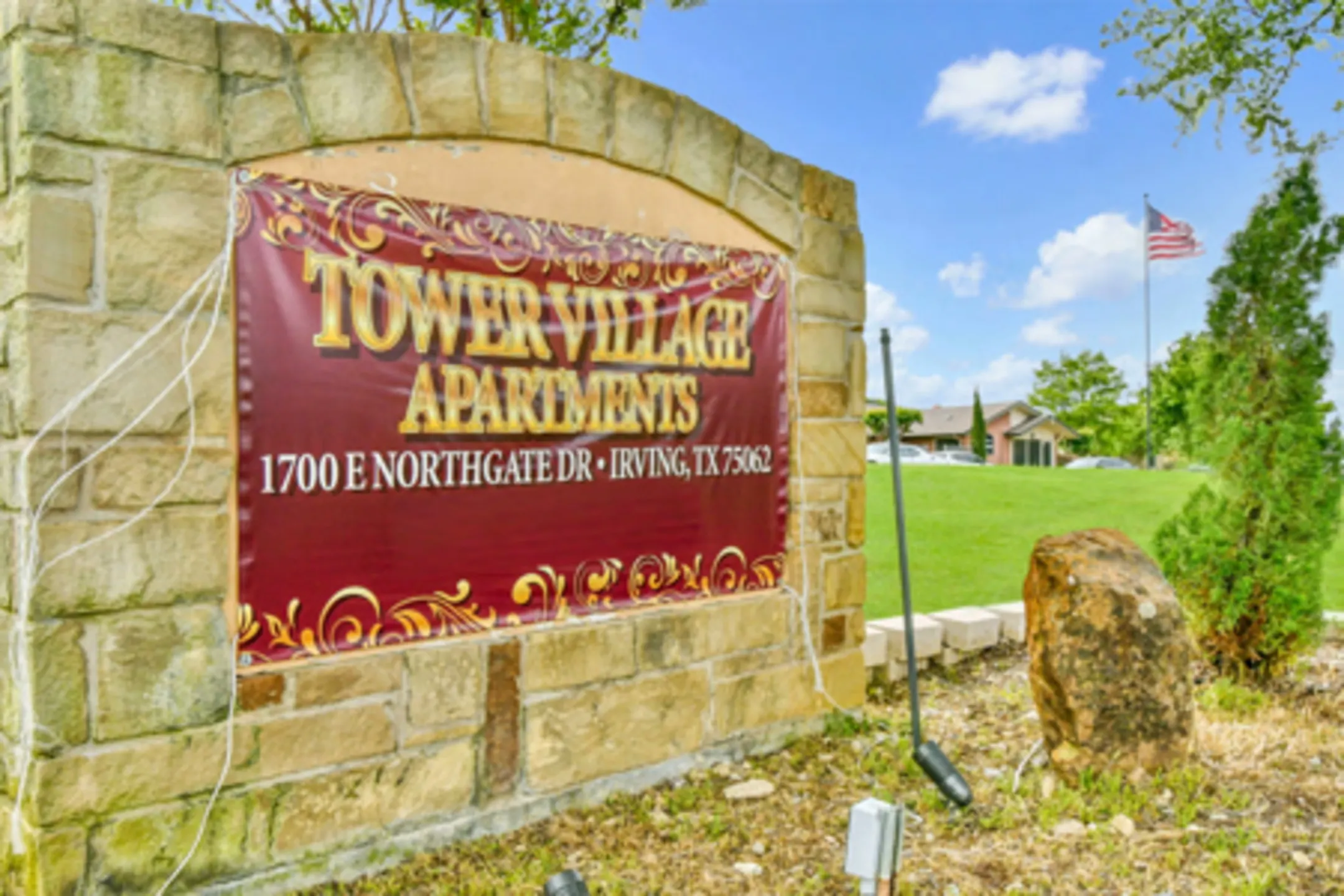Community Signage - Tower Village - Irving, TX