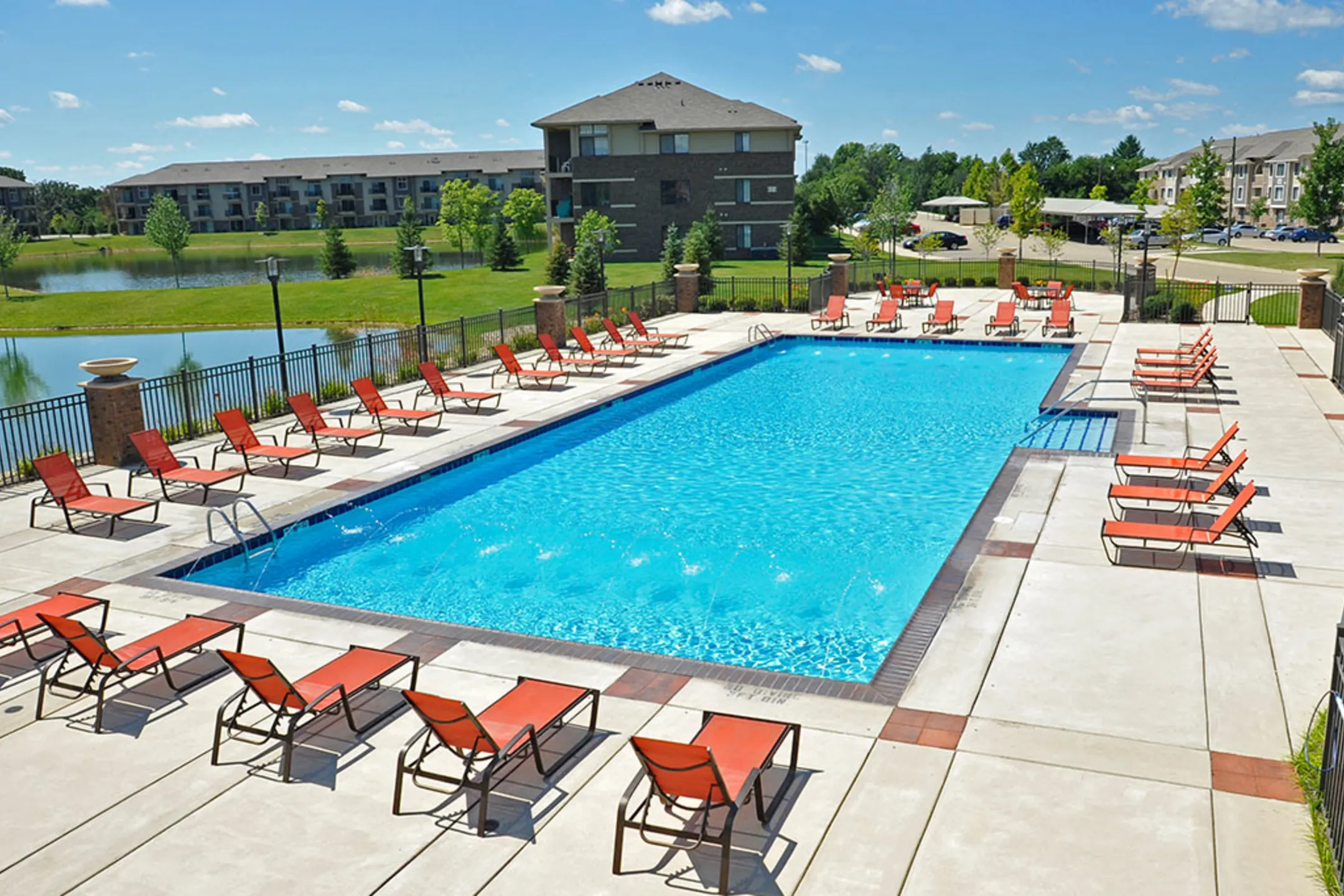Pool - Prairie Lakes Apartments - Peoria, IL