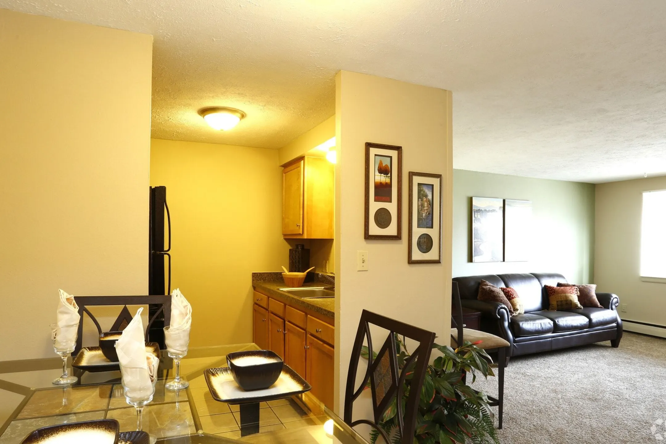 Dining Room - Chamberlain Apartments I & II - Dayton, OH
