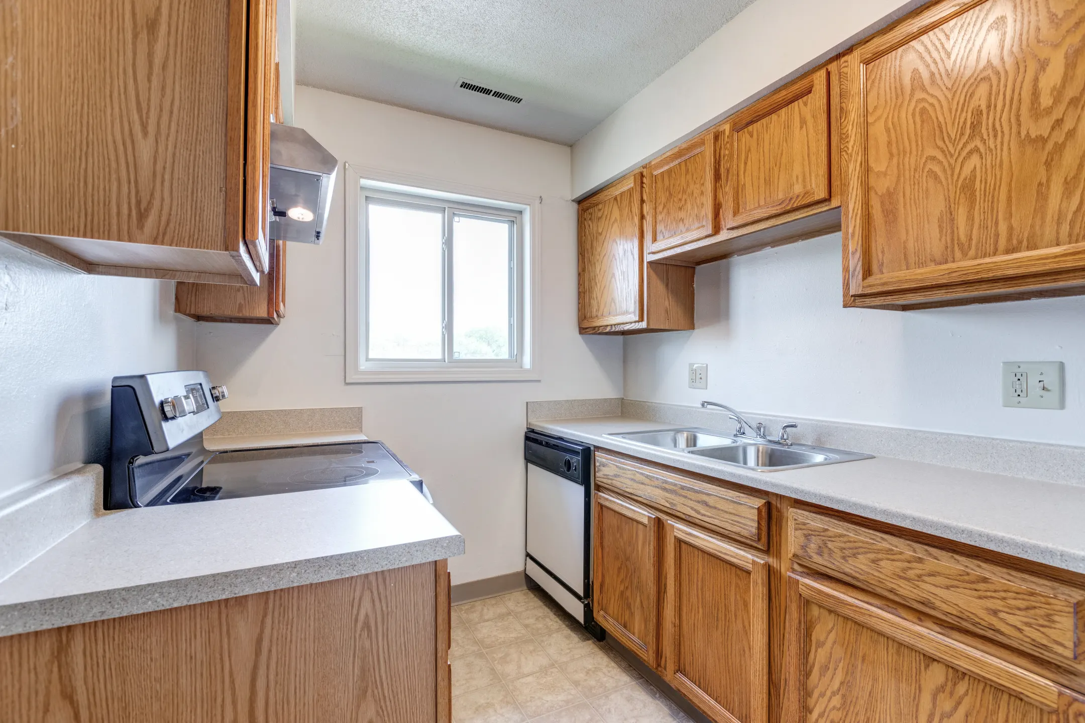 Westgate Villa 600714 Westgate St. Iowa City, IA Apartments for Rent Rent.