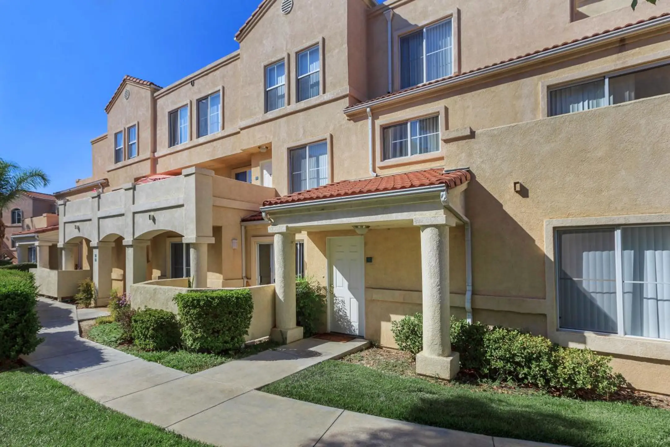 River Ranch Townhomes Santa Clarita, CA 91387