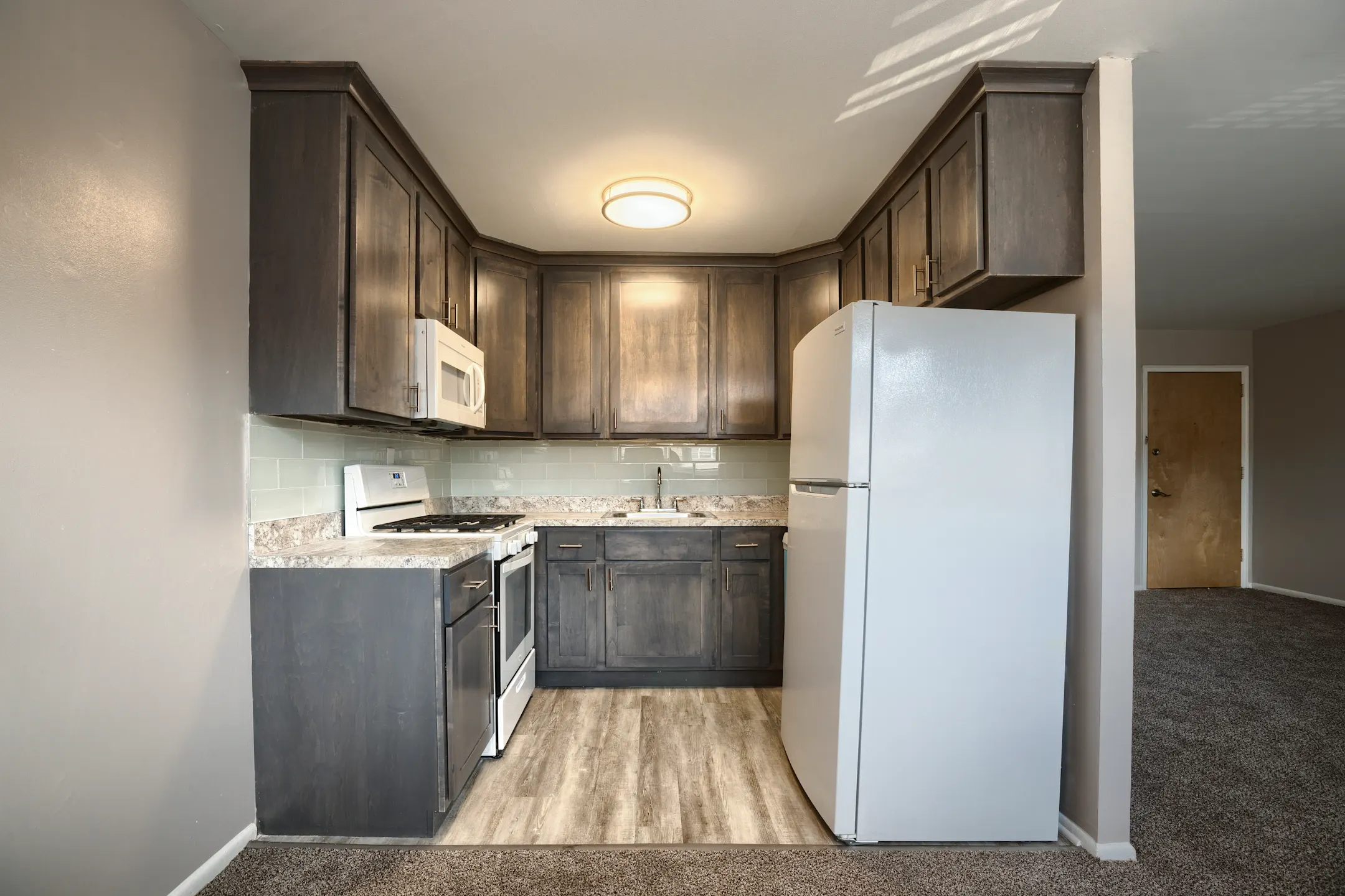 Edgewood Apartments 150 N Bethlehem Pike Ambler, PA Apartments for