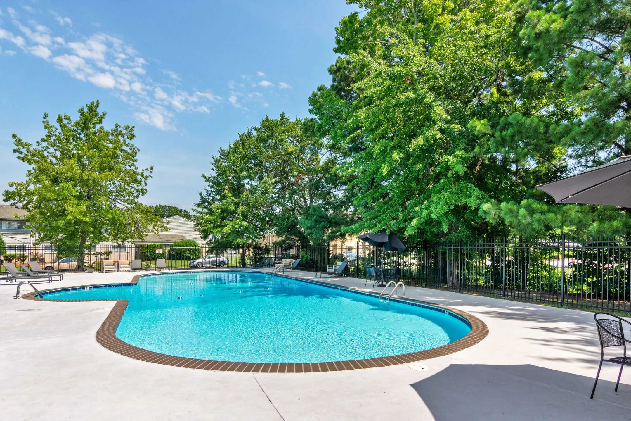 Mercury West Apartments 1601 Pennwood Dr Hampton, VA Apartments for