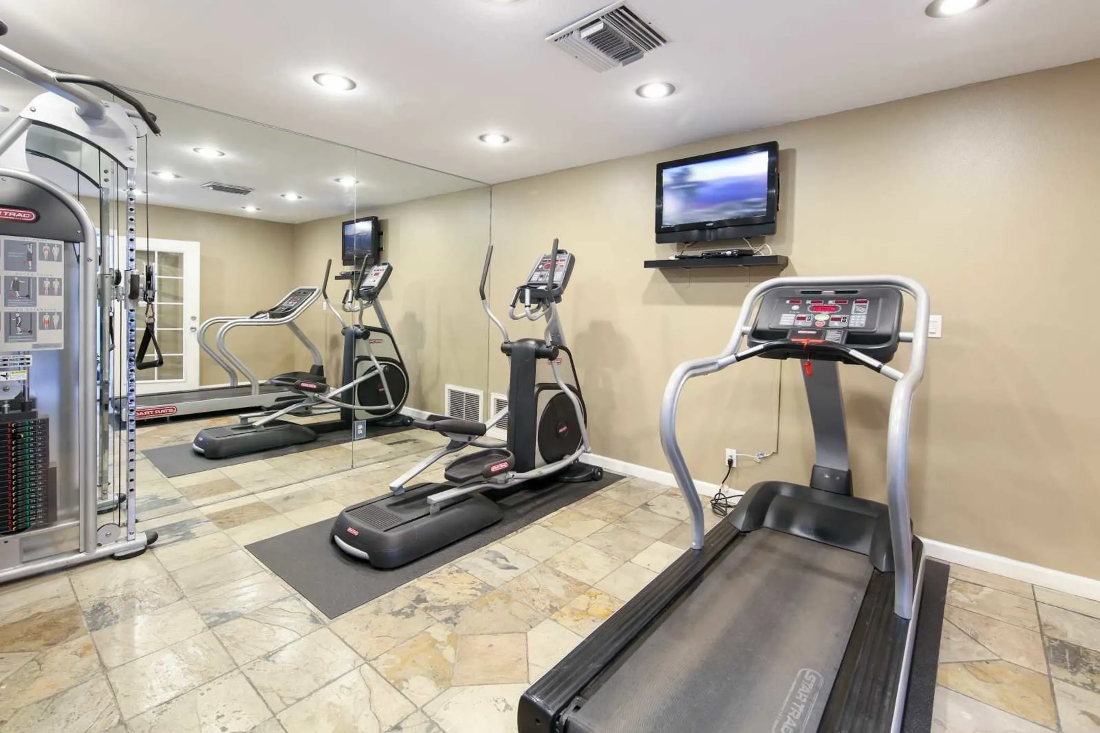 Fitness Weight Room - Americana Simi - Simi Valley, CA