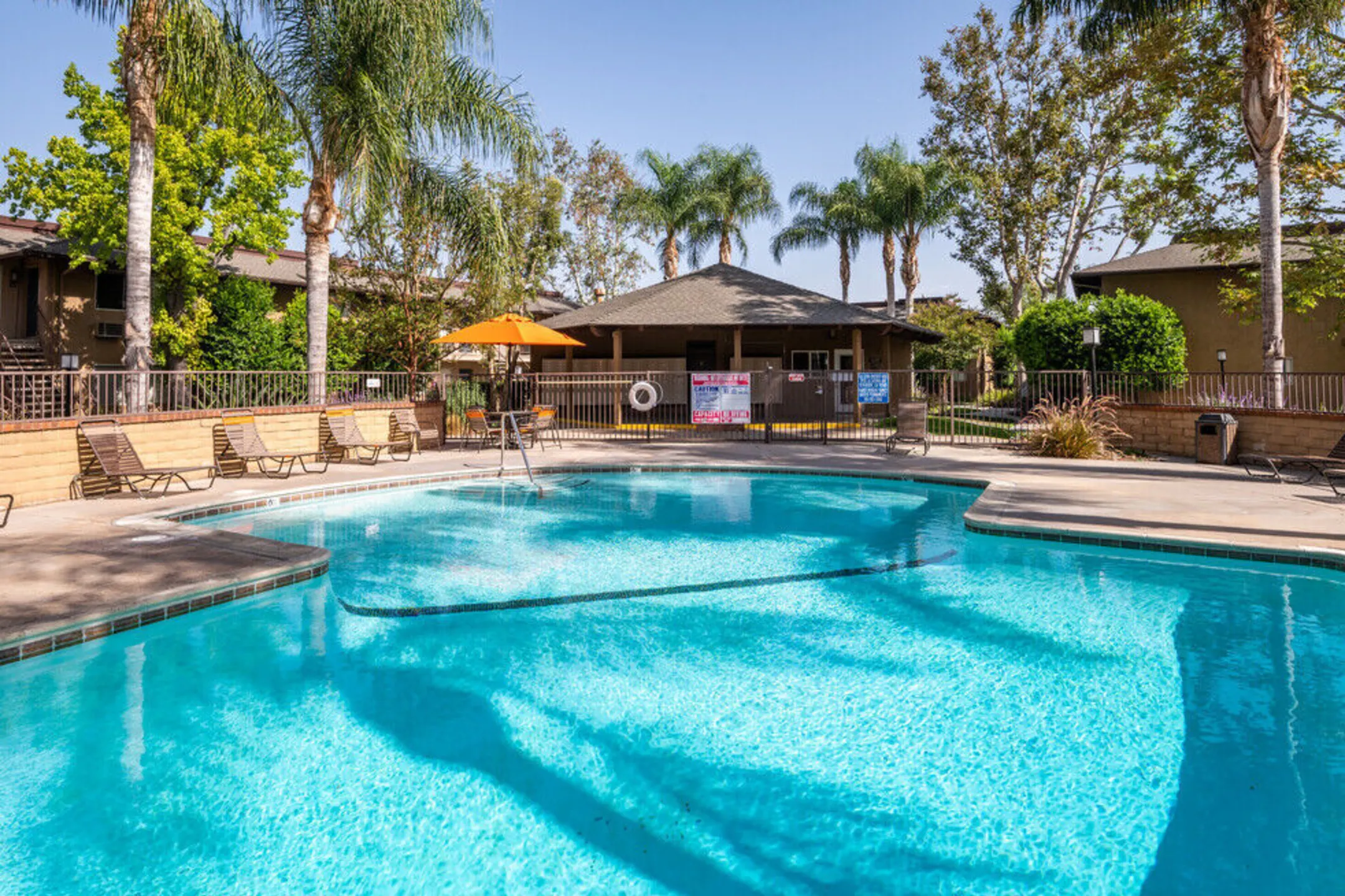Pool - Casa Sierra Apartment Homes - Riverside, CA