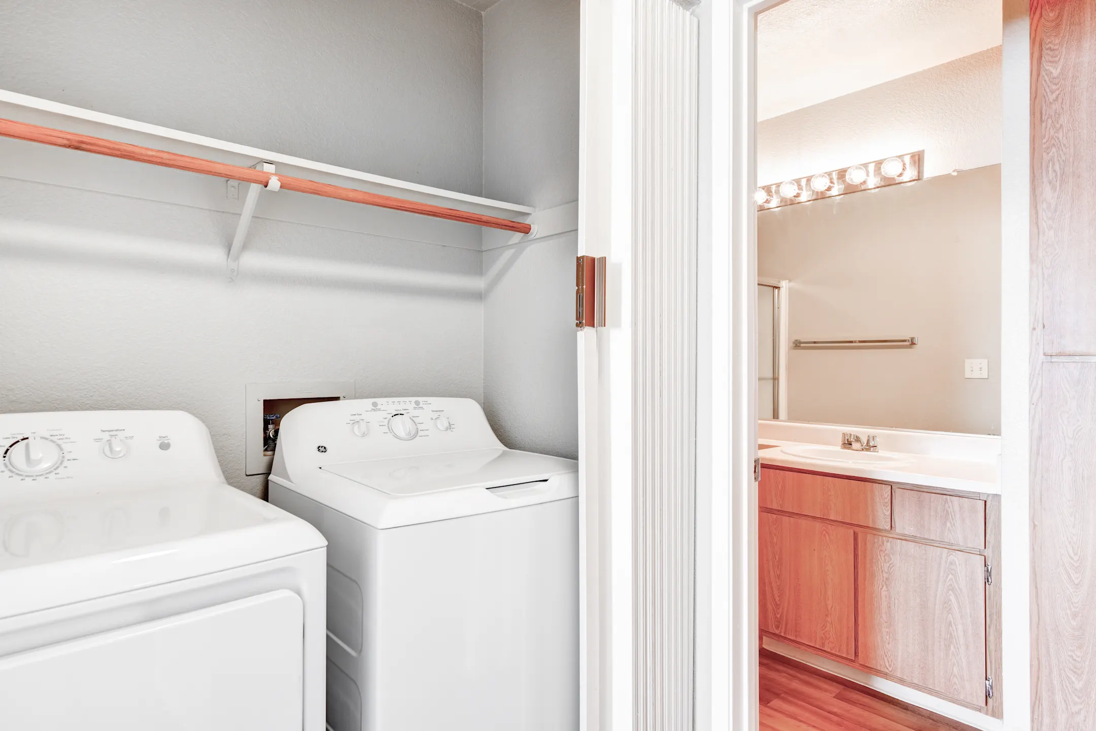 Mosaic Apartments 1128 E Leland Rd Pittsburg, CA Apartments for