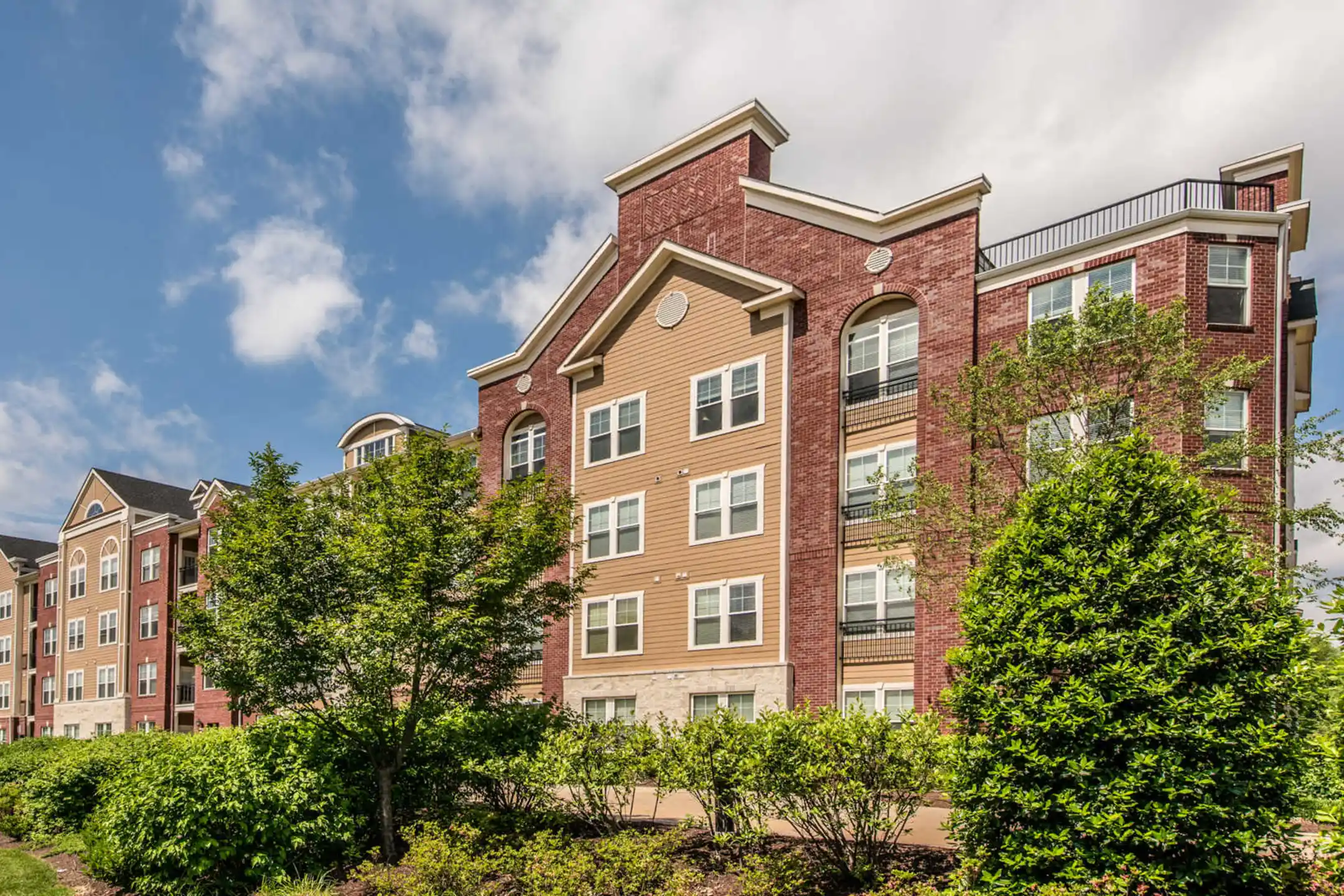 Westchester at Rockville Station 100 1st St Rockville, MD