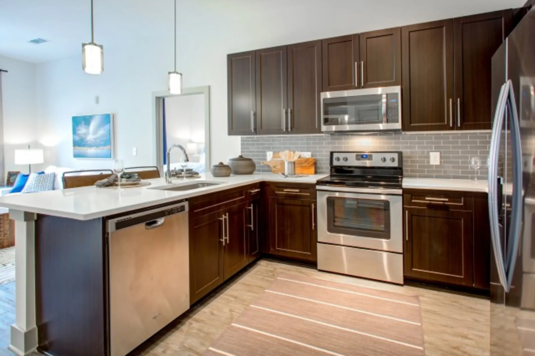 Kitchen - Lincoln at Dilworth - Charlotte, NC