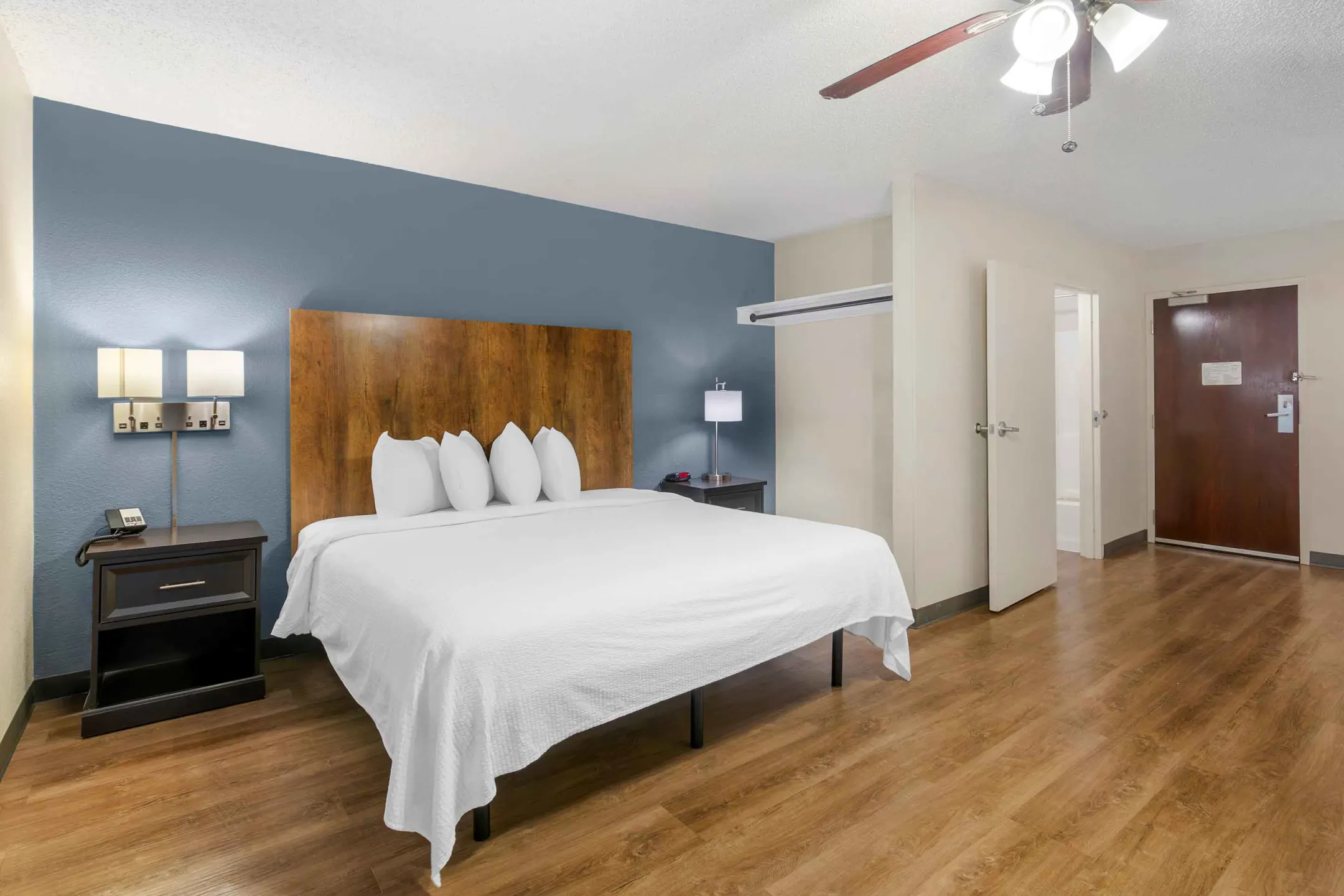 Bedroom - Furnished Studio - Fort Lauderdale - Convention Center - Cruise Port - Fort Lauderdale, FL
