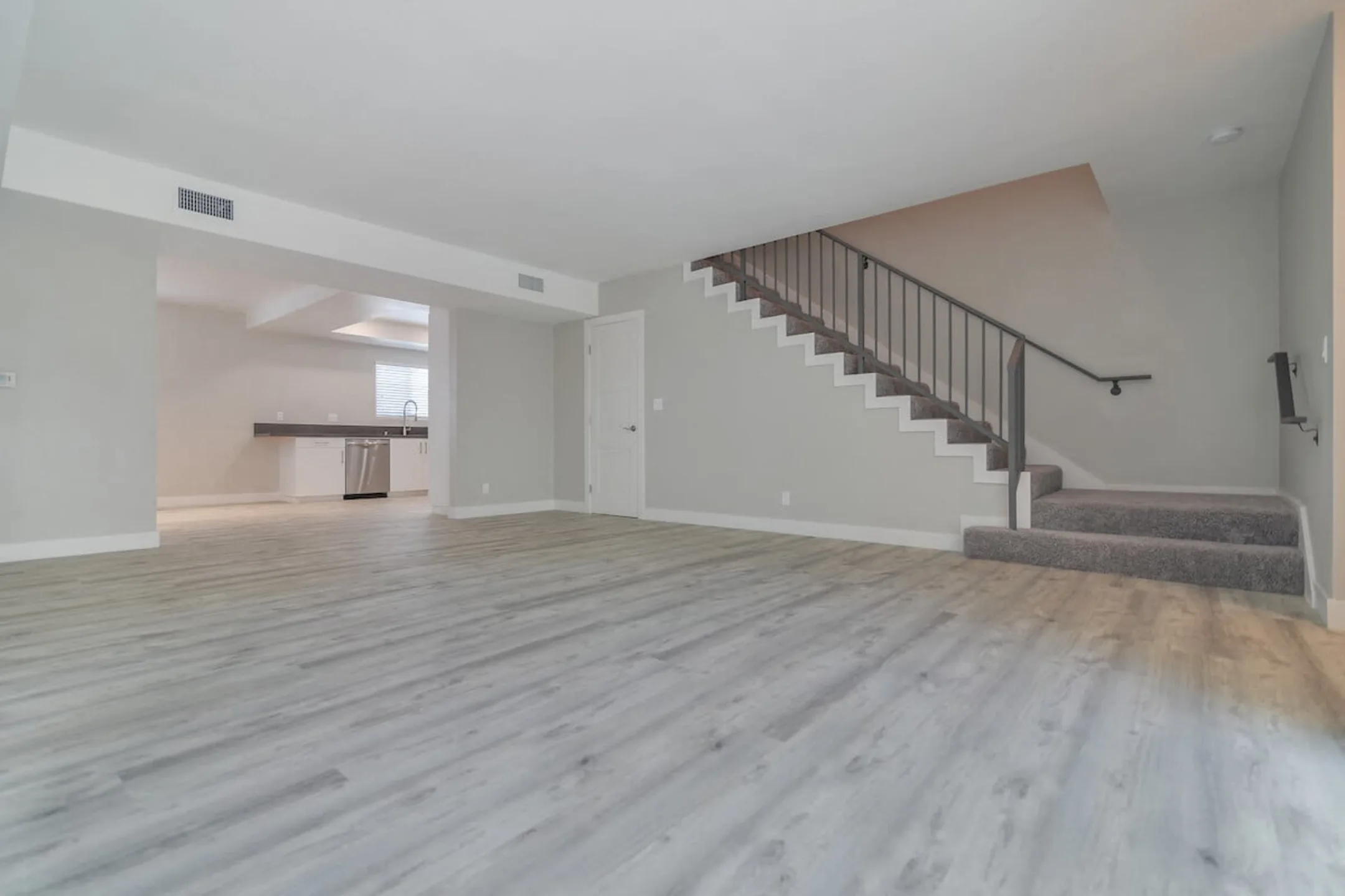 Bixby Hill Manor Apartments Long Beach, CA 90815