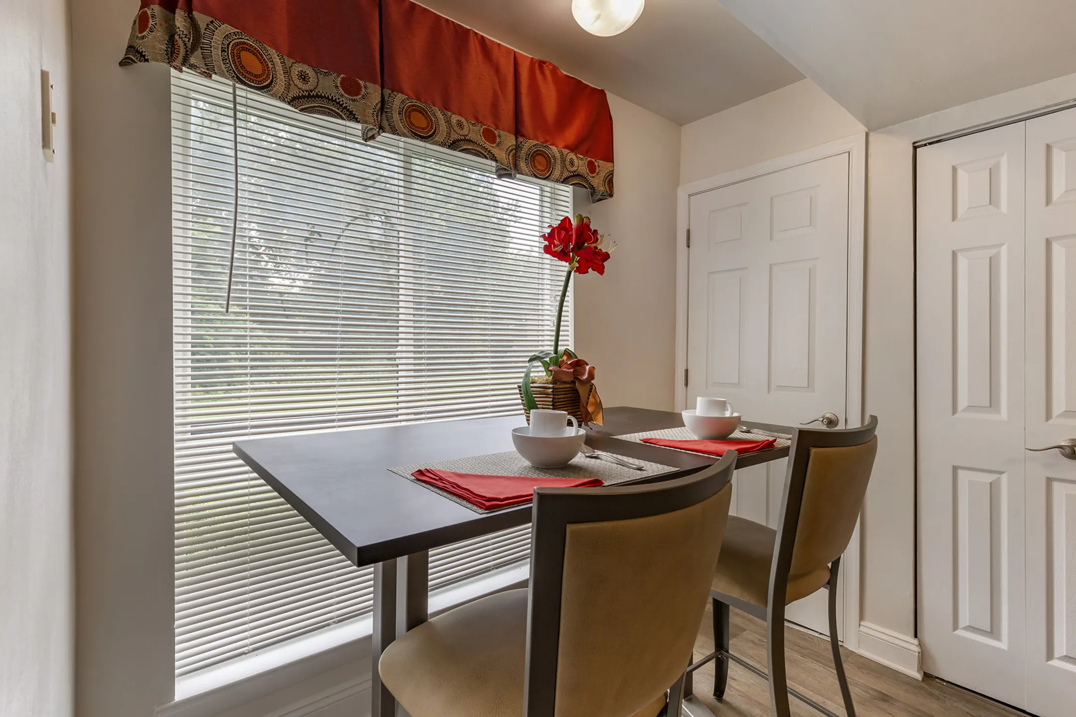 Dining Room - The Apartments at The Sycamores - Reston, VA