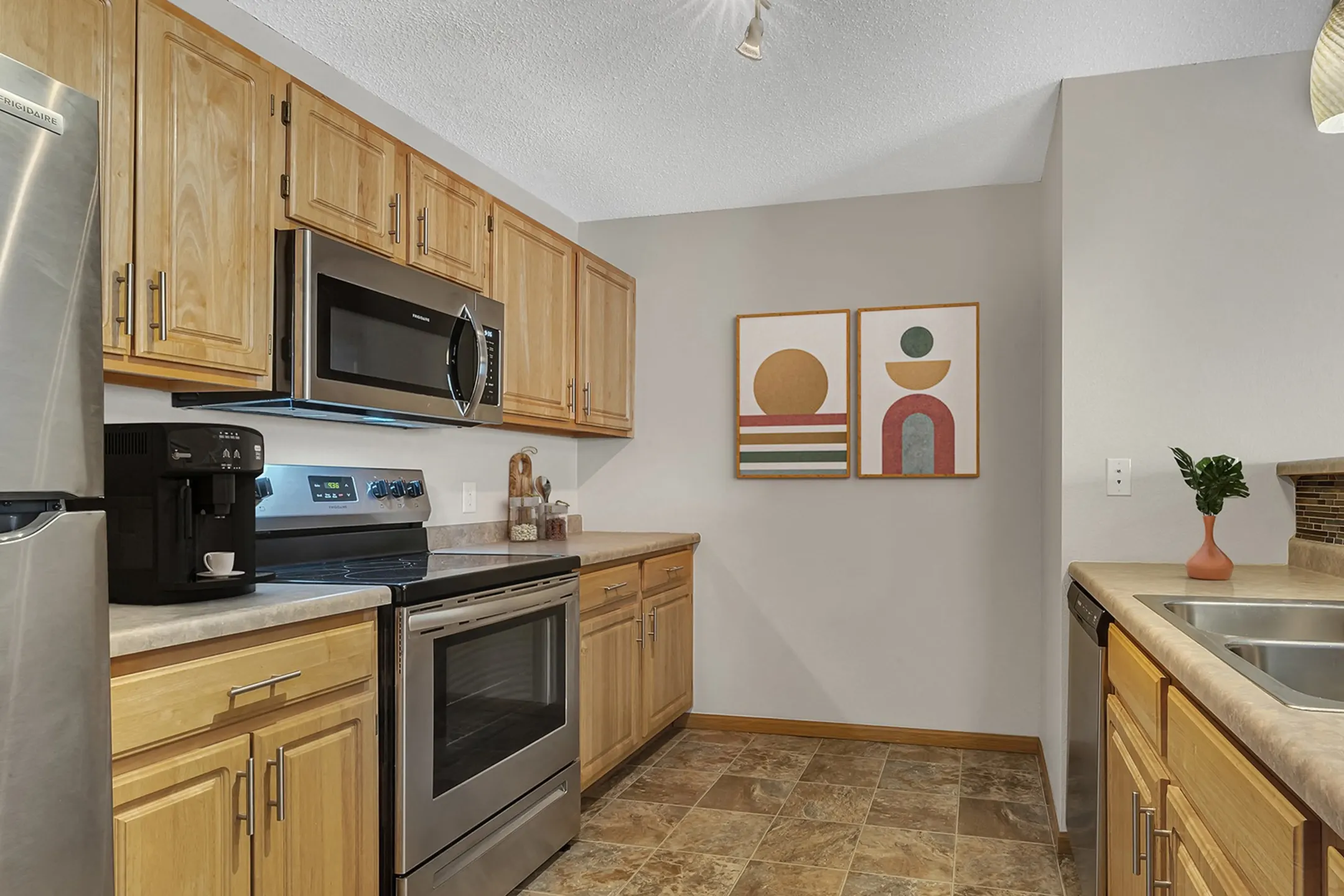 Grand Gateway Apartments 4005 24th St S Saint Cloud, MN Apartments