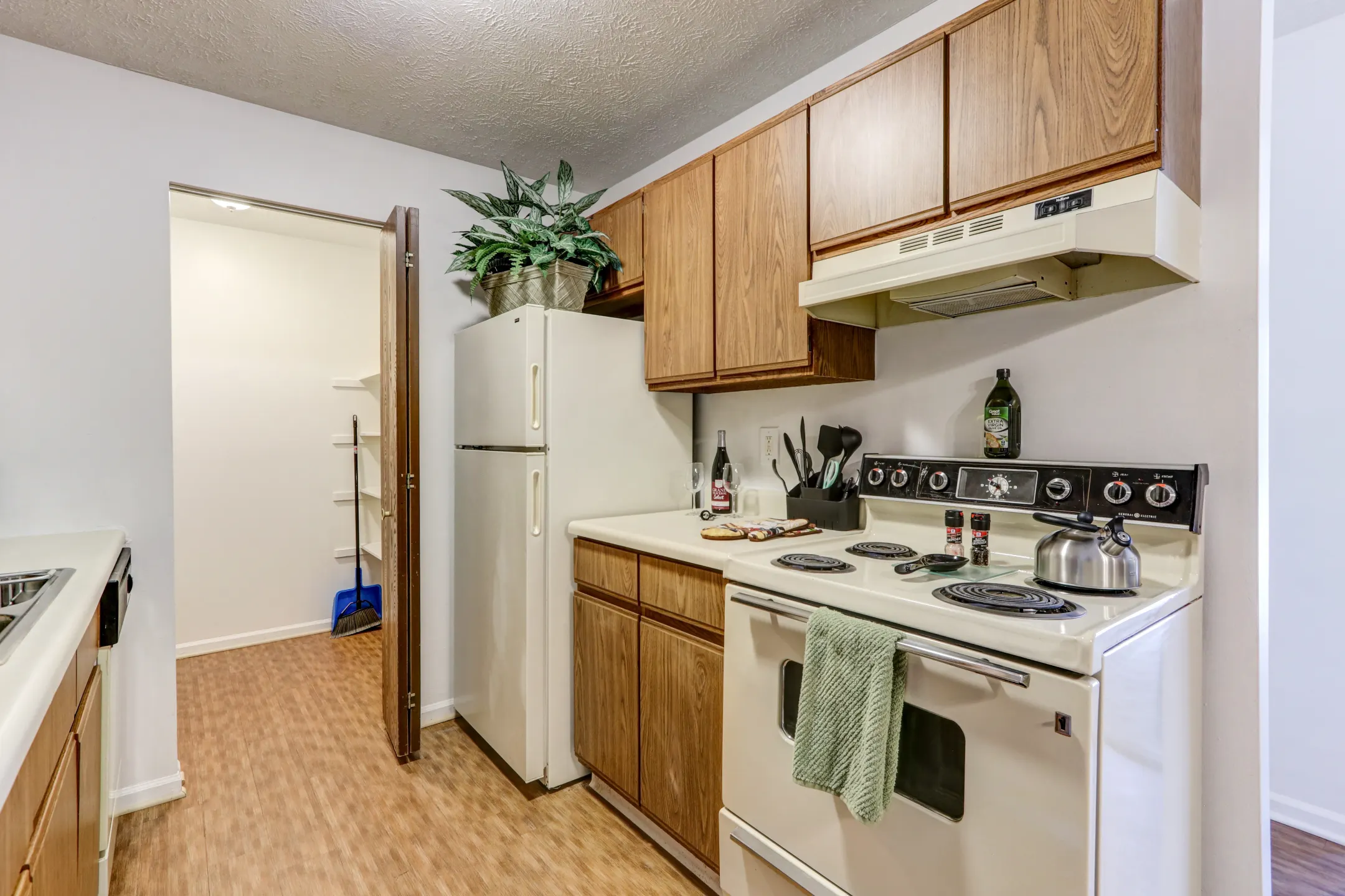 Homestead Apartments - East Lansing, MI 48823