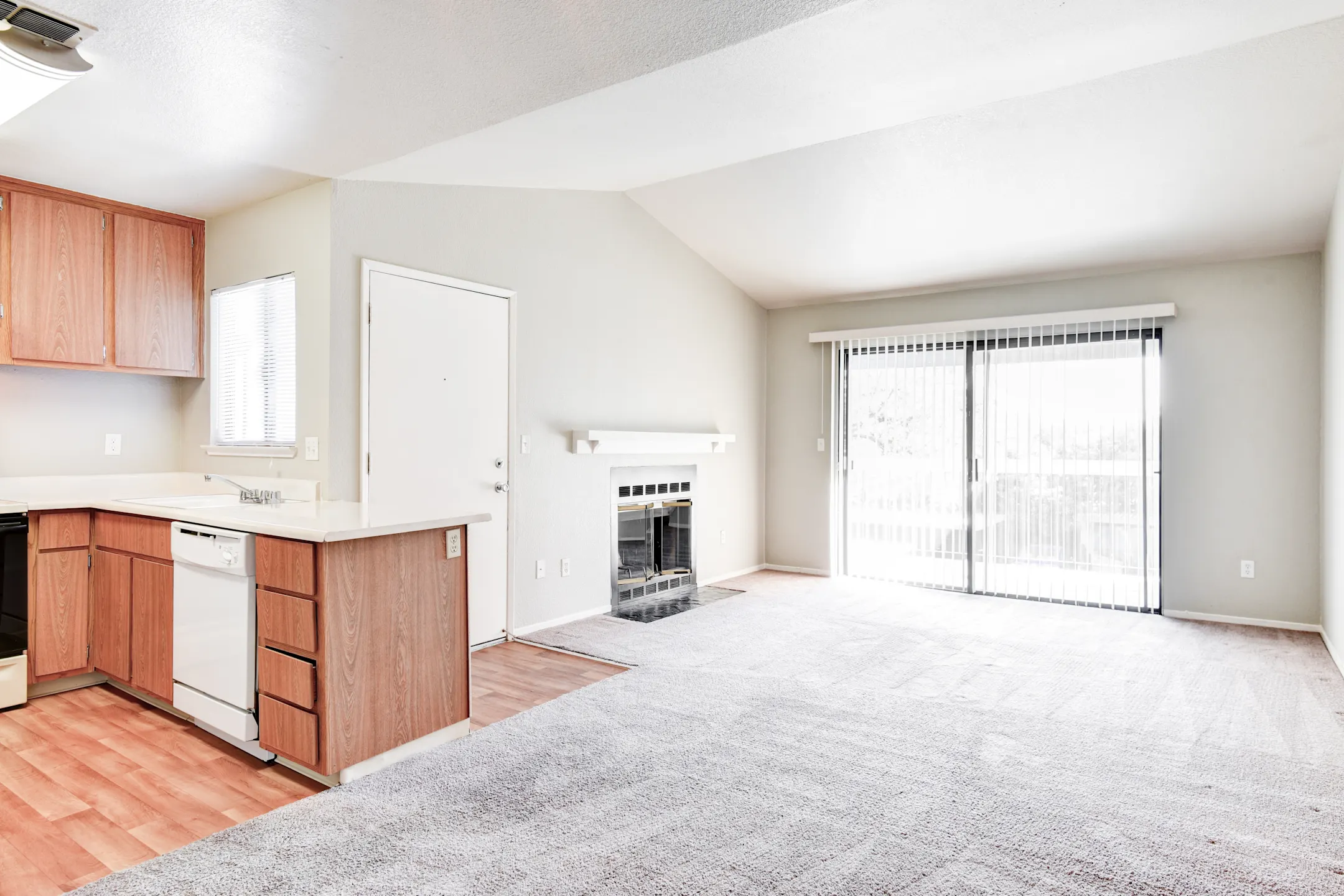 Mosaic Apartments 1128 E Leland Rd Pittsburg, CA Apartments for